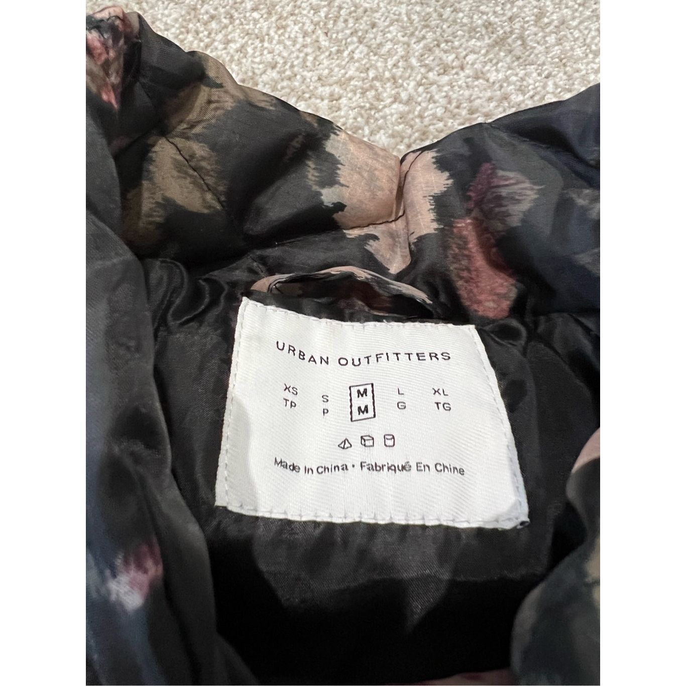 Urban Outfitters Urban Outfitters puffer jacket floral size M Size M / US 6-8 / IT 42-44 - 4 Thumbnail