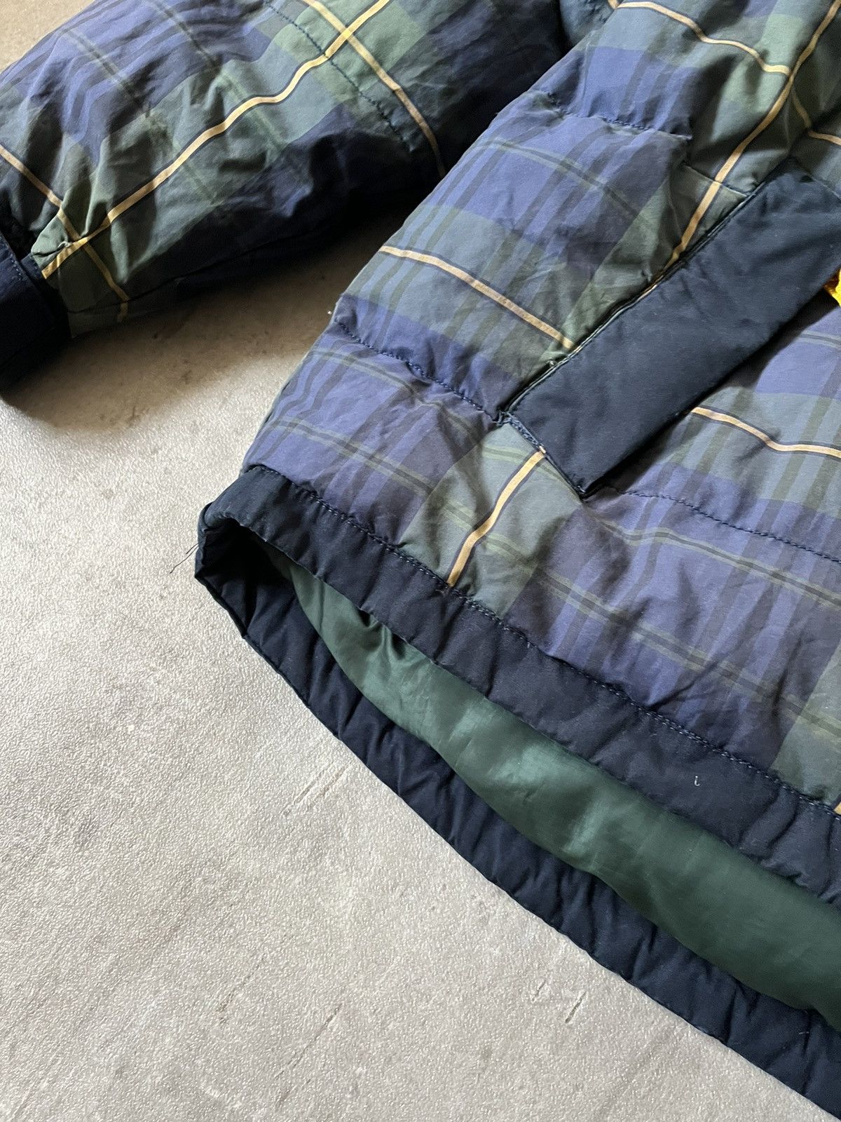 Tommy Hilfiger Vintage Tommy Hilfiger reversible tartan puffer jacket 90s Size US L / EU 52-54 / 3 - 6 Thumbnail
