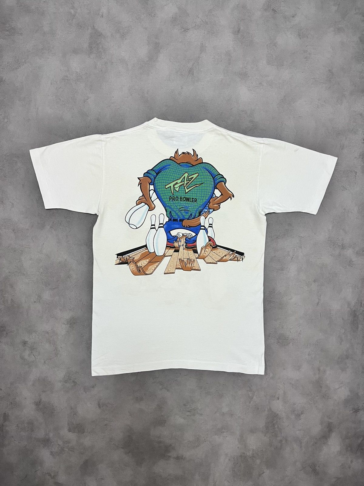 Warner Bros Vintage 1995 Looney Tunes Taz pro bowler rare t-shirt Size US S / EU 44-46 / 1 - 3 Thumbnail