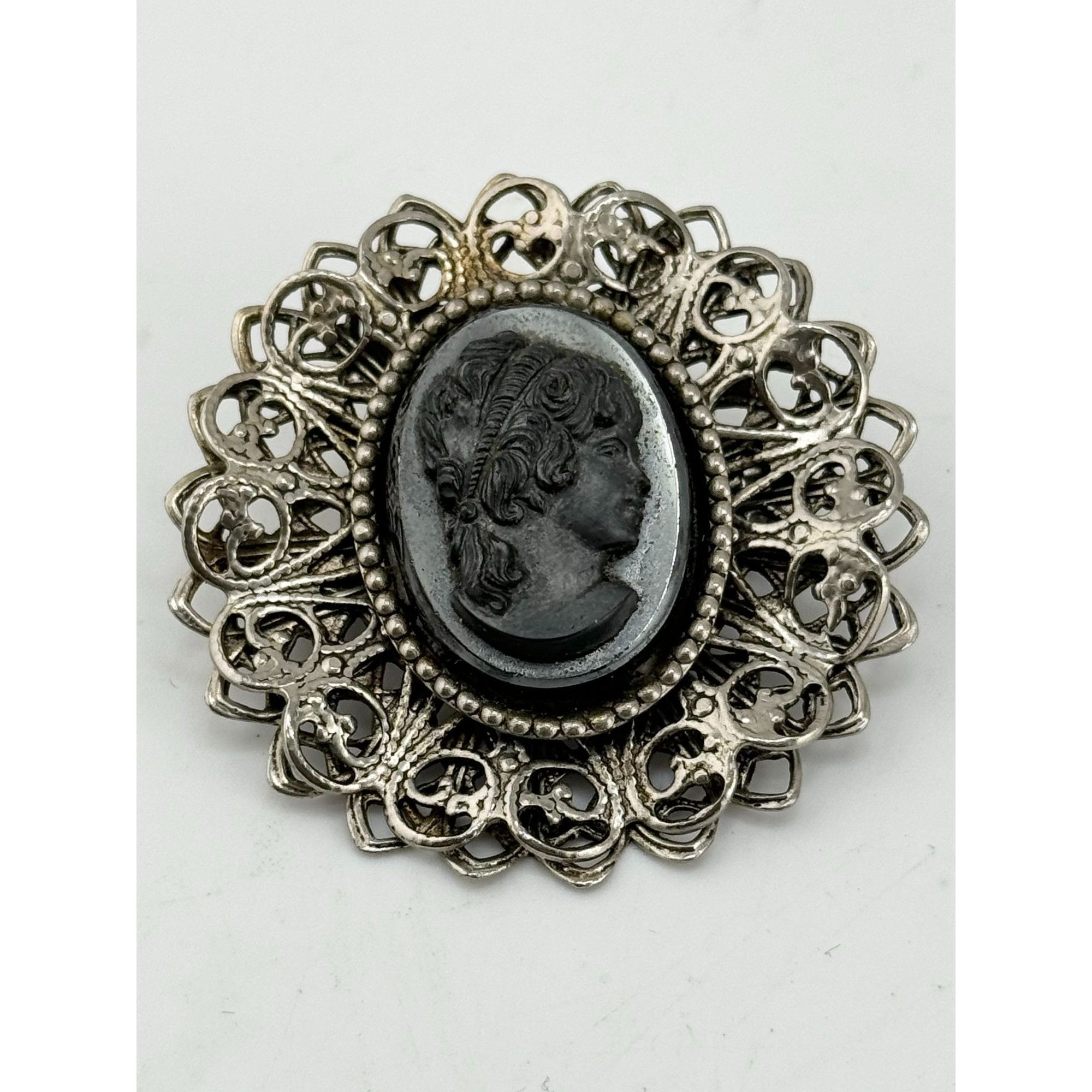 Vintage Vintage black glass cameo filigree brooch pin Size ONE SIZE - 2 Thumbnail