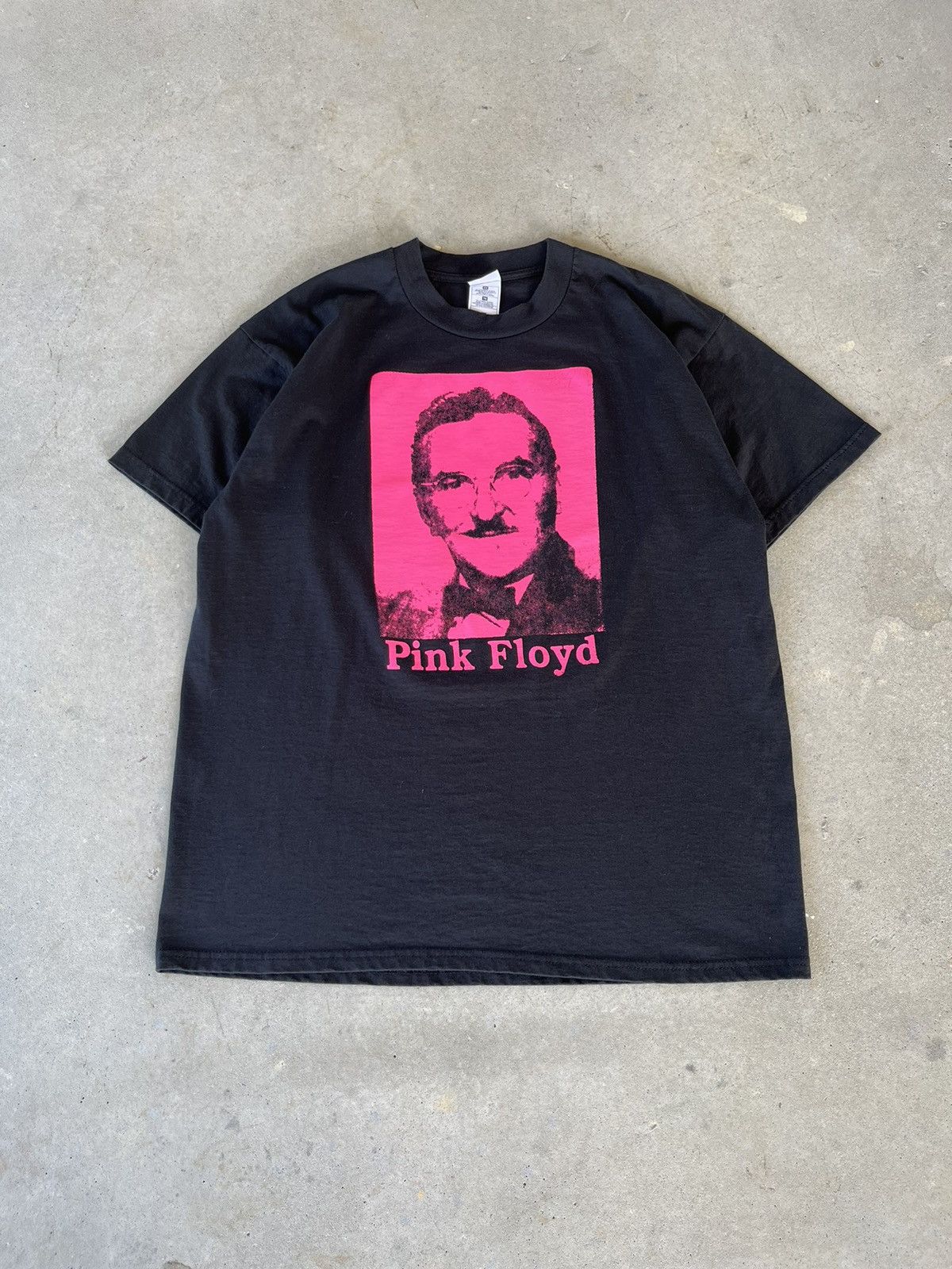 Band Tees Vintage 00’s Pink Floyd The Barber Band T-Shirt Size US XL / EU 56 / 4 - 1 Thumbnail