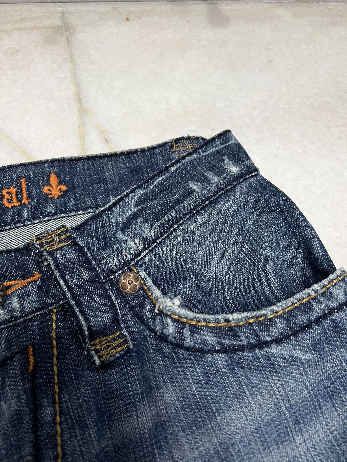 Japanese Brand × Rock Revival ROCK REVIVAL DISTRESSED FLARE JEANS VERY RARE Size US 31 - 7 Thumbnail