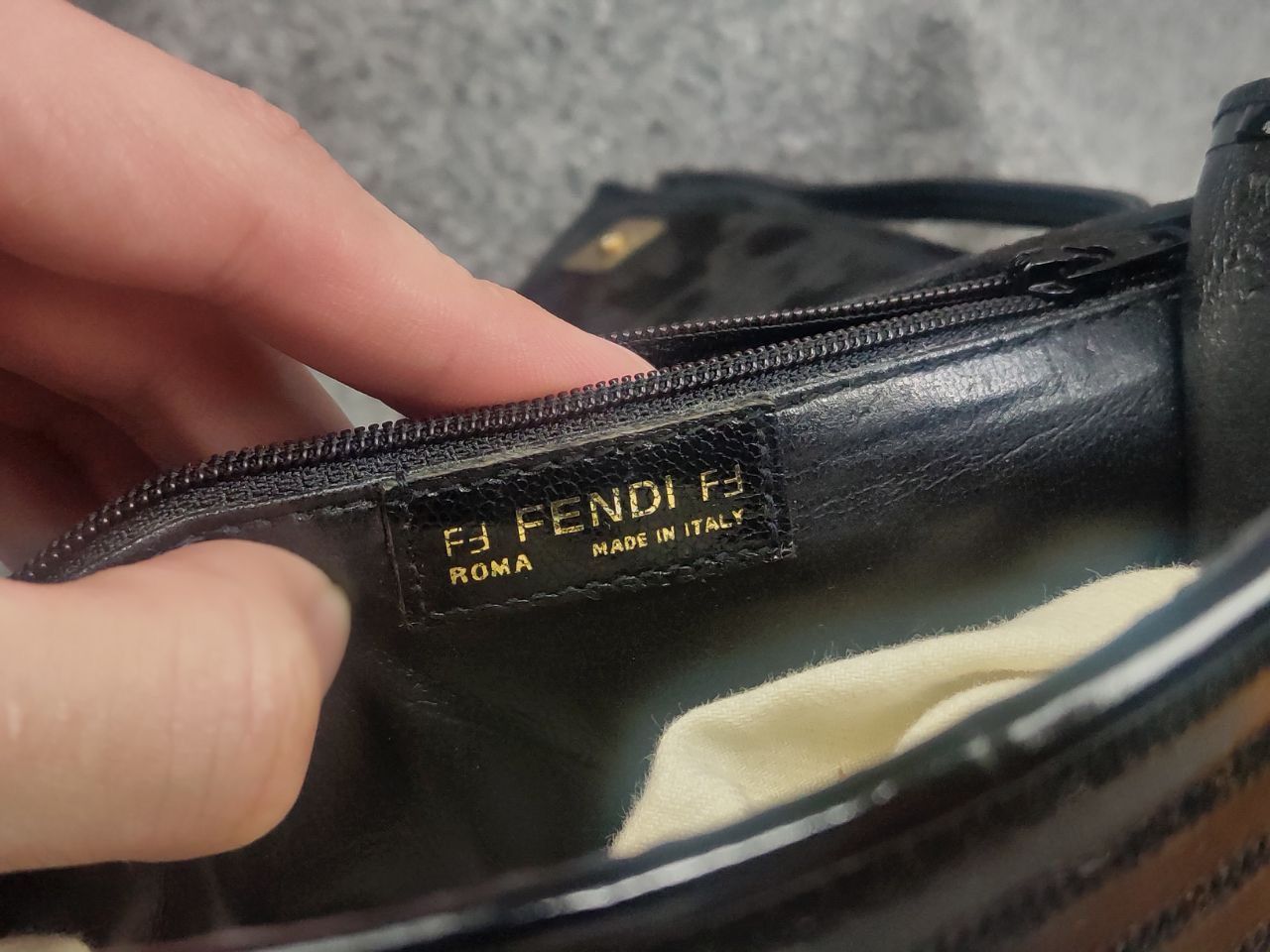 Fendi Vintage 80's Fendi Patent Leather Bag Crossbody Shoulder Size ONE SIZE - 19 Thumbnail