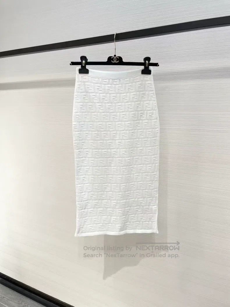 Fendi Fendi Knitted logo skirt, bodycon, high elasticity. Size 24" / US 00 / IT 34 - 1 Thumbnail