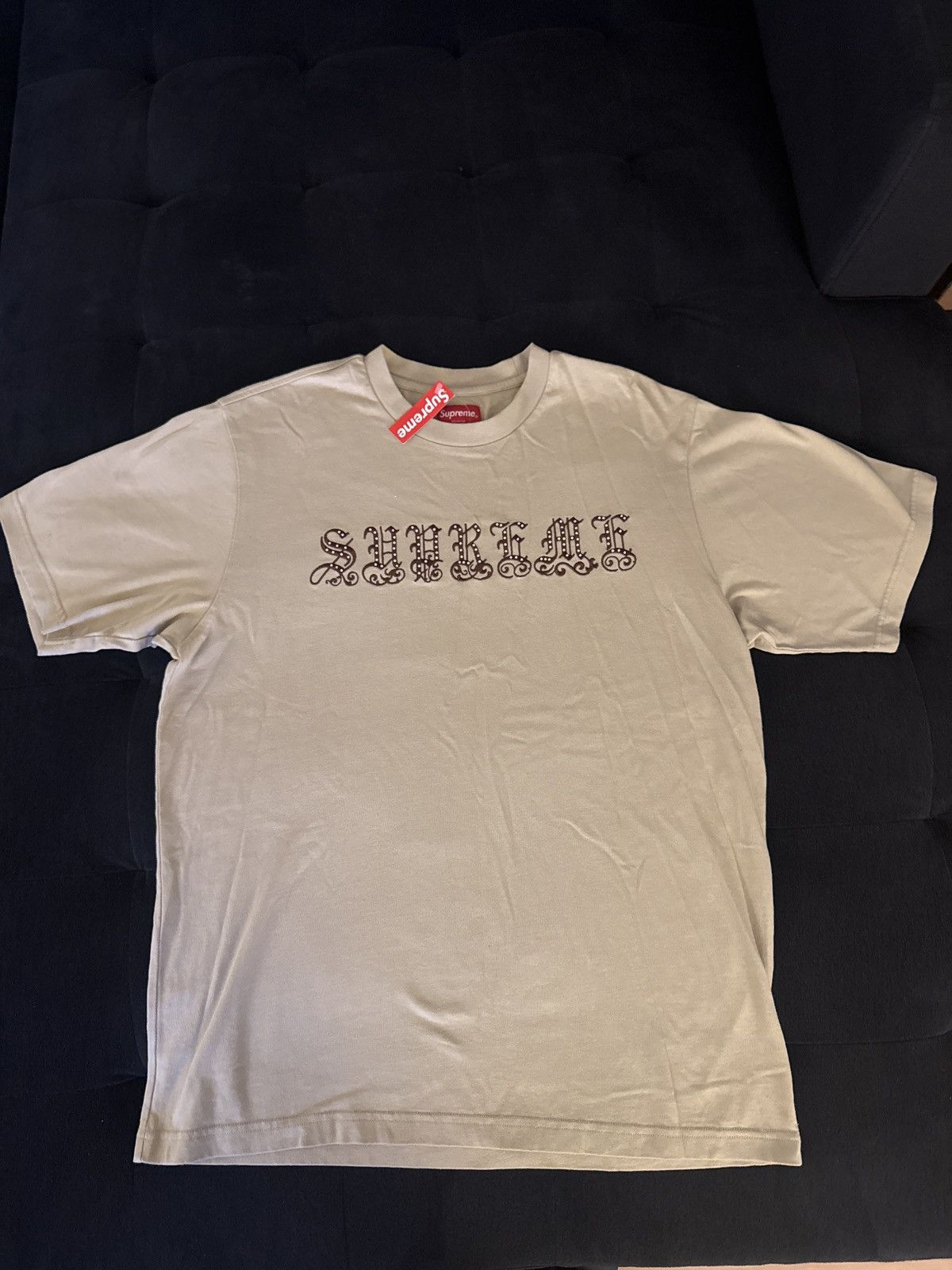 Supreme Supreme Old English Rhinestone Tee Sz M Size US M / EU 48-50 / 2 - 1 Thumbnail
