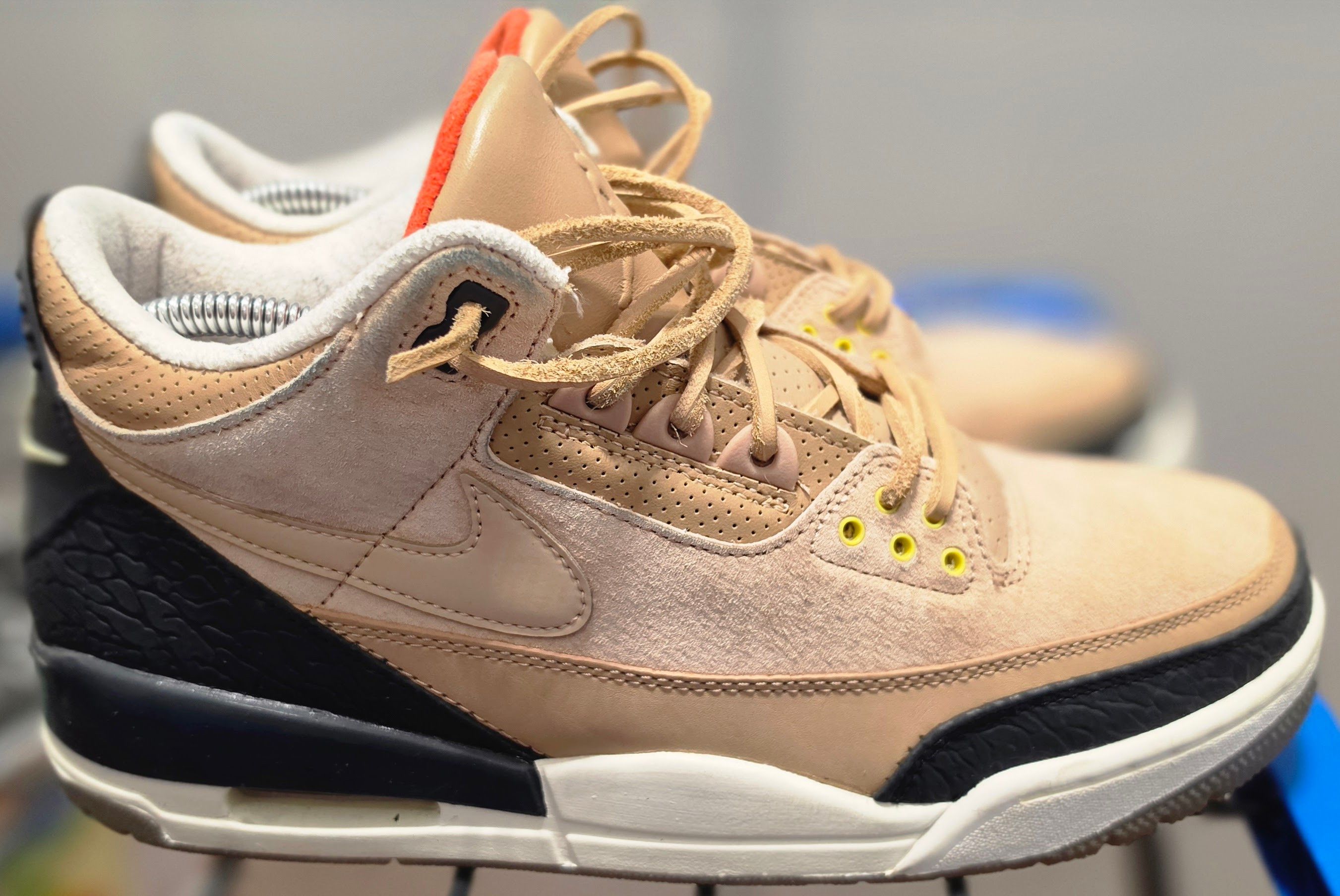 Jordan Brand Jordan 3 Retro JTH Bio Beige Size US 9.5 / EU 42-43 - 2 Thumbnail