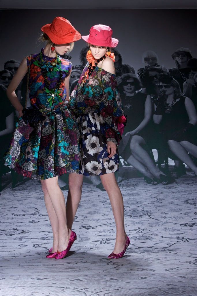 Lanvin Resort 2010 Lanvin by Alber Elbaz Floral Silk Skirt Size 25" / US 0 / IT 36 - 1 Thumbnail