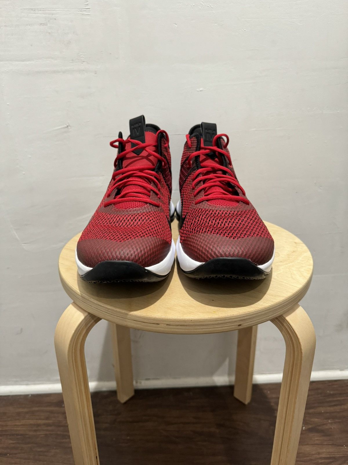 Nike Nike LeBron Witness 4 Gym Red Men’s 14 Size US 14 / EU 47 - 2 Thumbnail