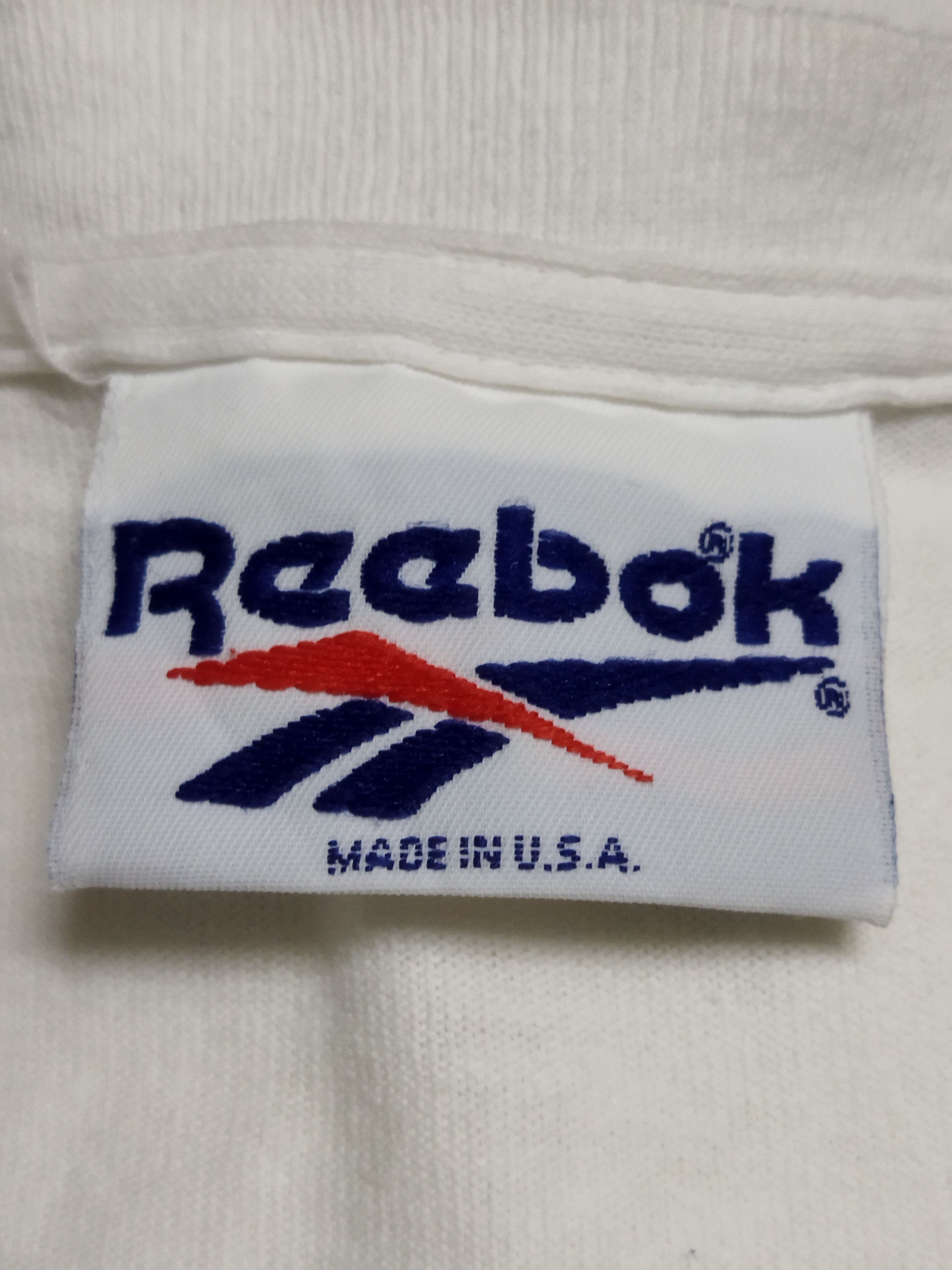 Reebok Rare!!! Vintage Reebok Tee Size US XL / EU 56 / 4 - 6 Thumbnail