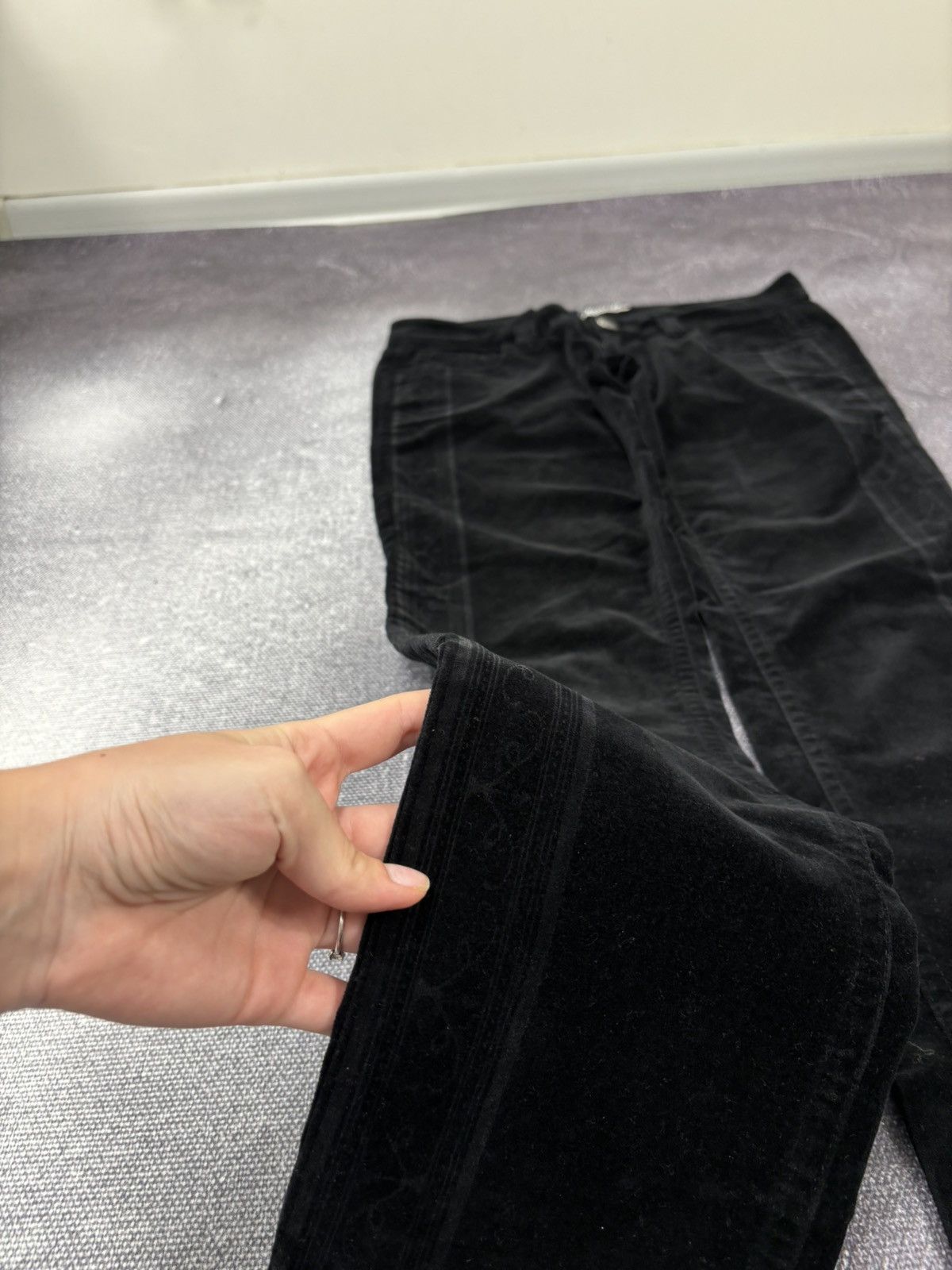 Jean Paul Gaultier Vintage Jean Paul Gaultier Women’s Velvet Rare Black Pants Size 30" / US 8 / IT 44 - 4 Thumbnail