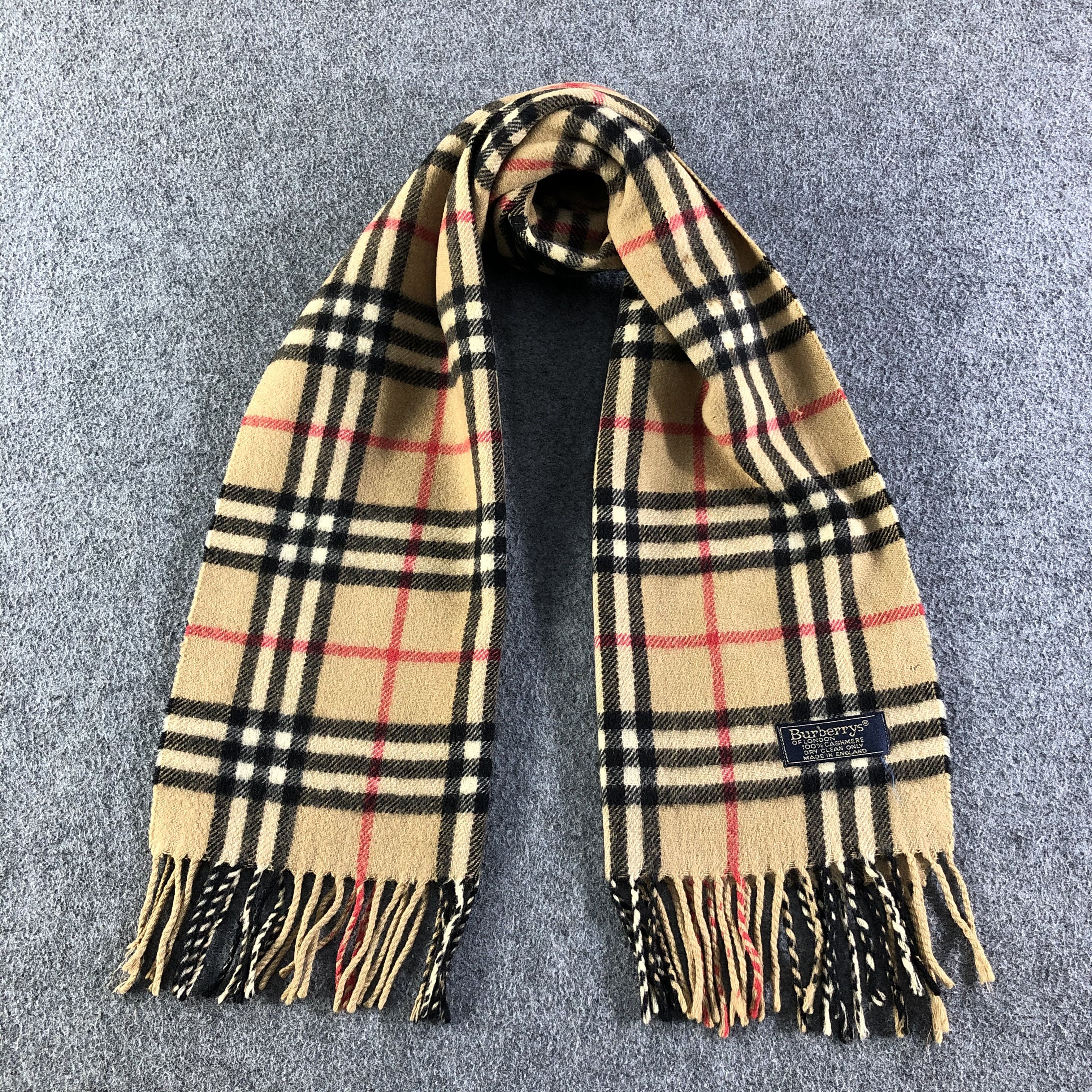 Burberrys Cashmere Scarf / Muffler / Neckwear