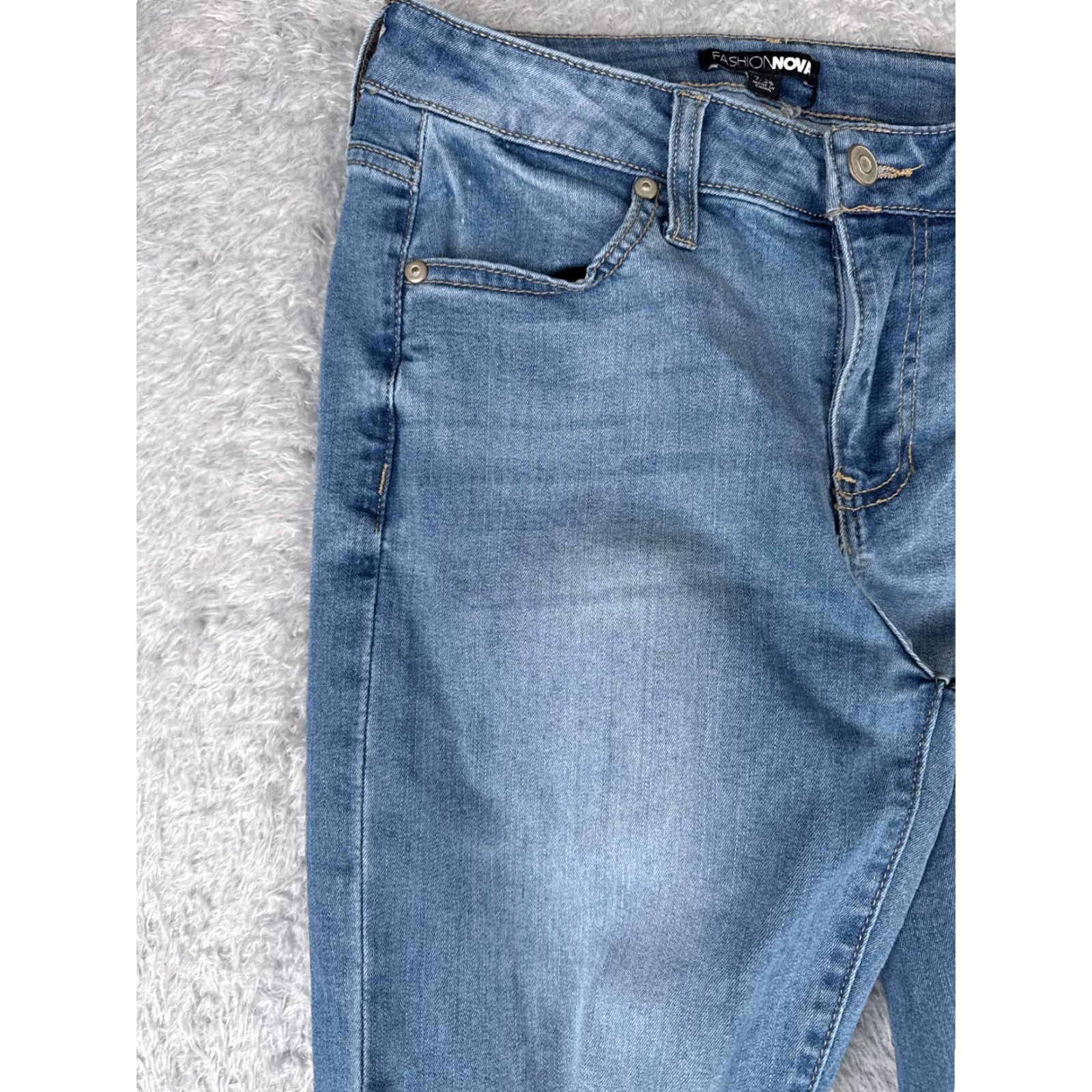 Fashion Nova Fashion Nova Jeans Womens 5 28x31 Blue Denim Flared Distressed Cotton Size 28" / US 6 / IT 42 - 2 Thumbnail