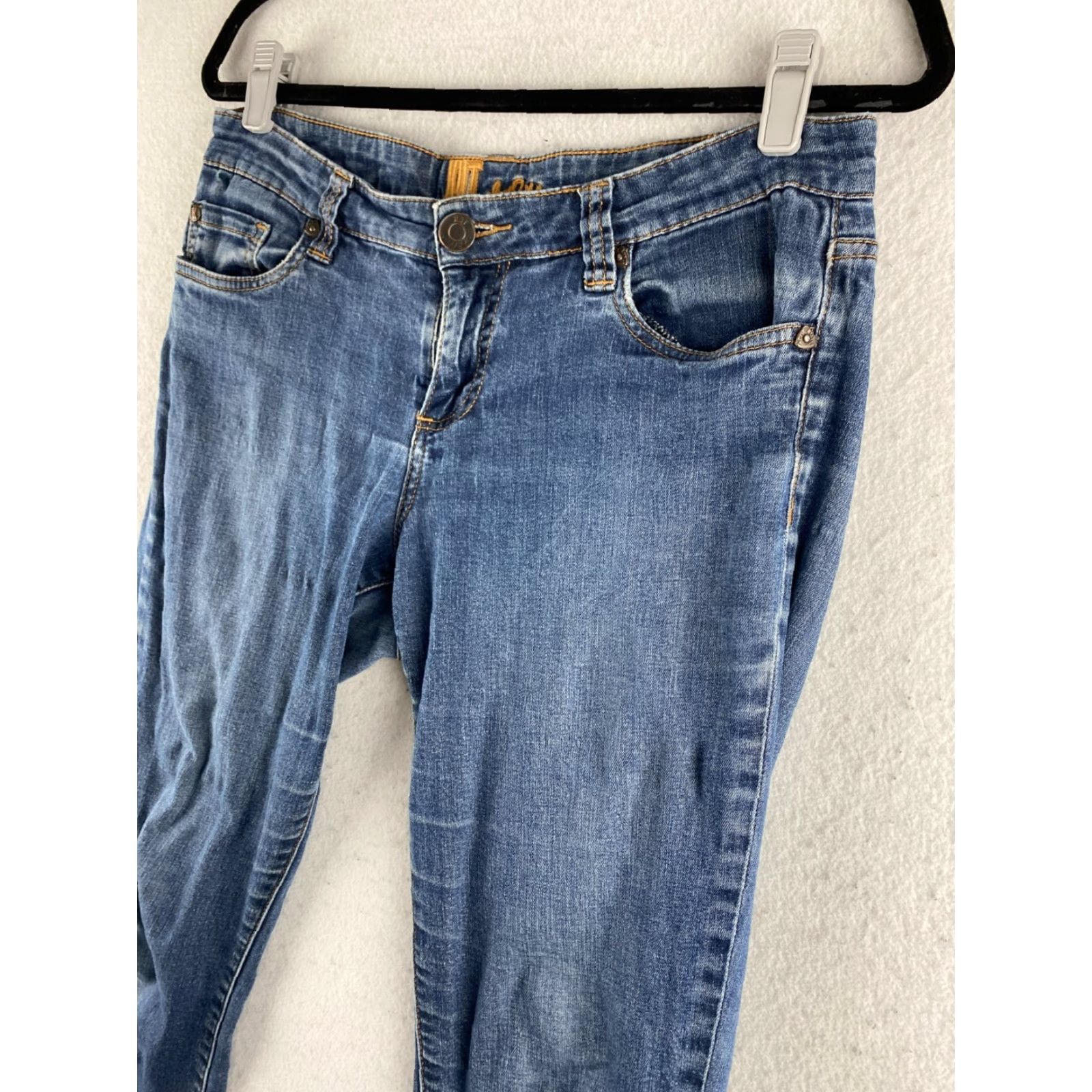Vintage KUT from the Kloth Jeans Womens 6 Blue Capri Distressed Stretch Denim 5-Pocket Pockets Capris Size 28" / US 6 / IT 42 - 7 Thumbnail
