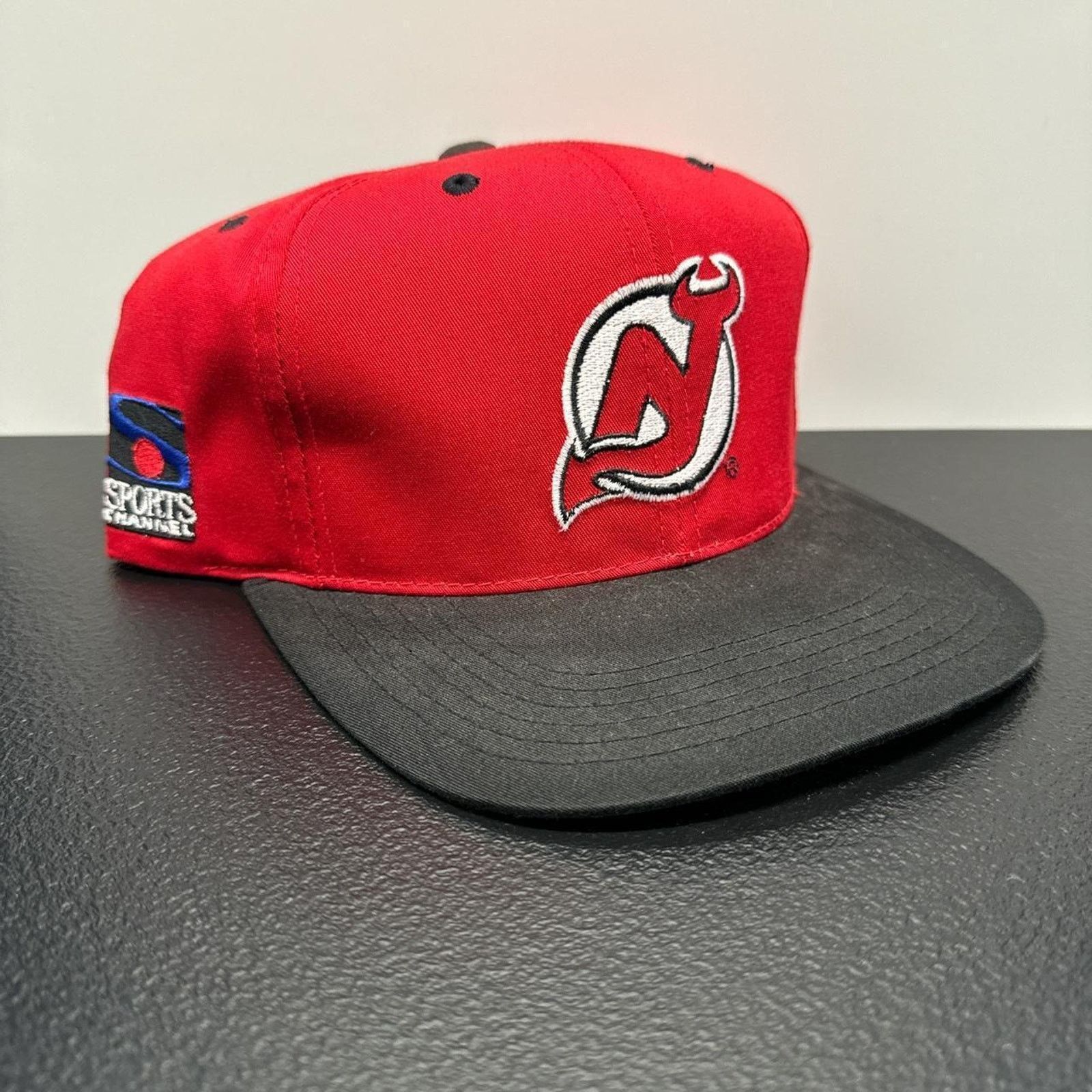 Vintage New Jersey Devils NHL Vintage 90s SnapBack Hat Size ONE SIZE - 1 Thumbnail