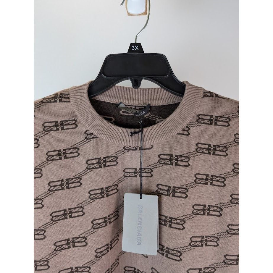 Balenciaga o1rshd1 Monogram Crewneck Sweater in Beige/Brown Size US XL / EU 56 / 4 - 7 Thumbnail