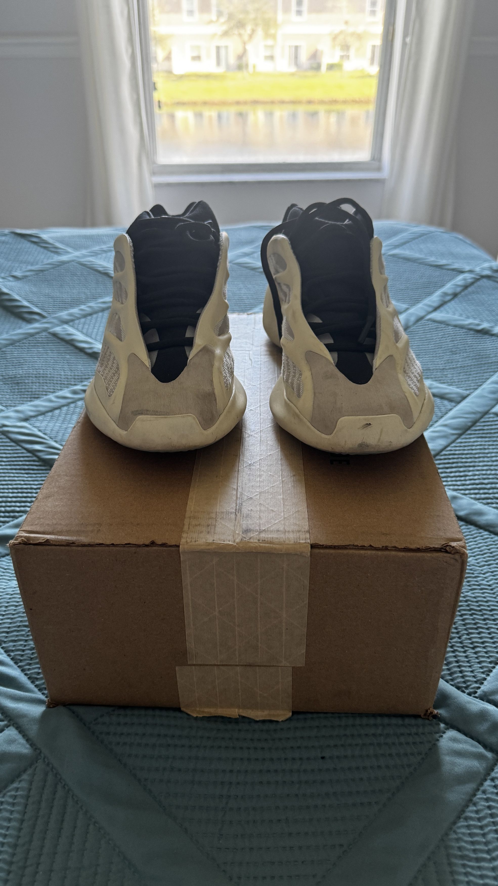 Yeezy Adidas Yeezy 700 V3 Azael Size US 10 / EU 43 - 2 Thumbnail