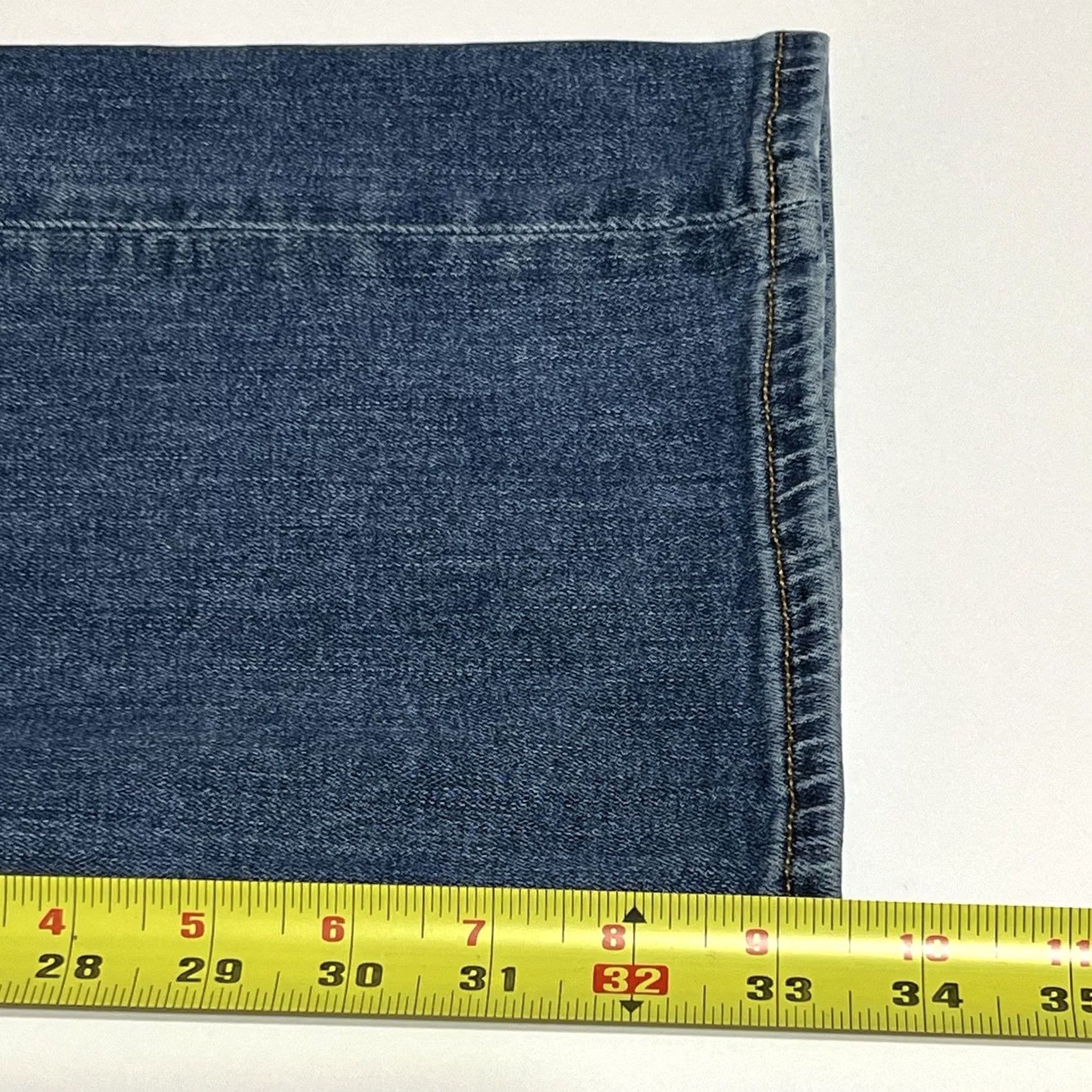 American Eagle Outfitters American Eagle Outfitters Original Boot Jeans Mens 32x36 Blue Denim Bootcut 5-Pocket Mid Rise Regular Size 32 Blue Cotton Blend Jeans Size US 32 / EU 48 - 6 Thumbnail
