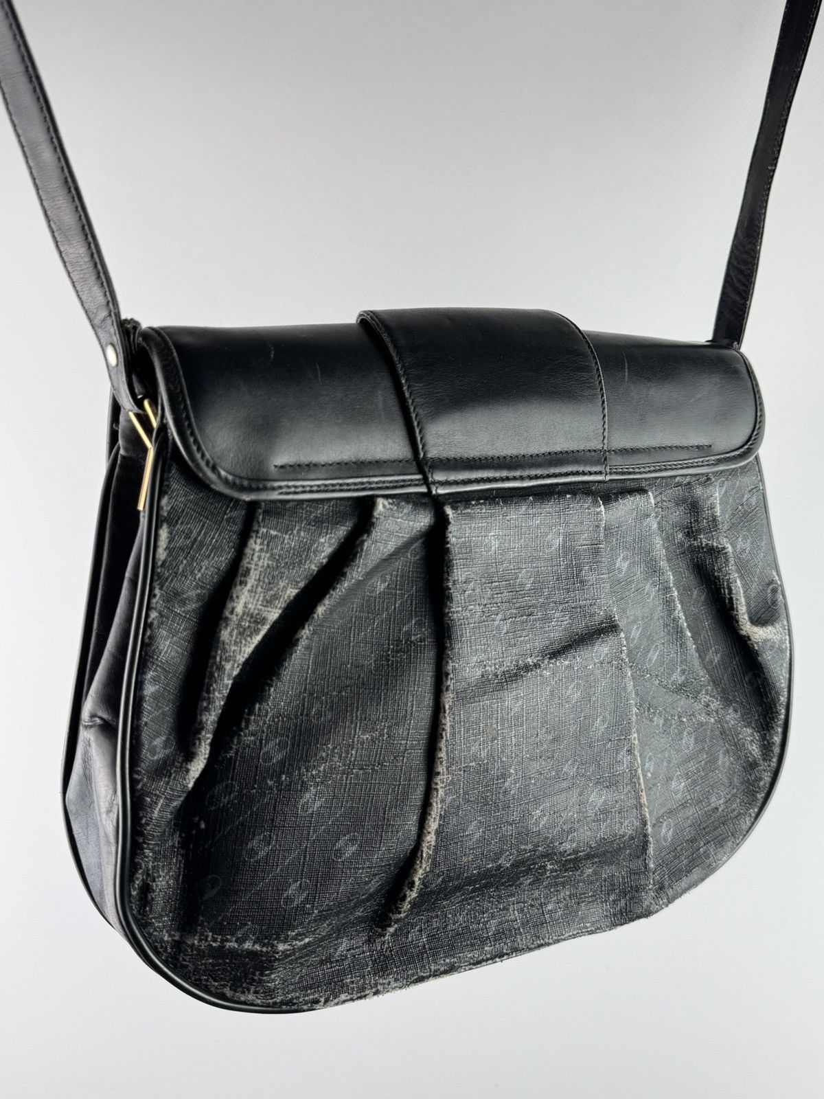 Gucci Vintage Gucci Shoulder / Crossbody Bag Black 111-02-704 Size ONE SIZE - 5 Thumbnail