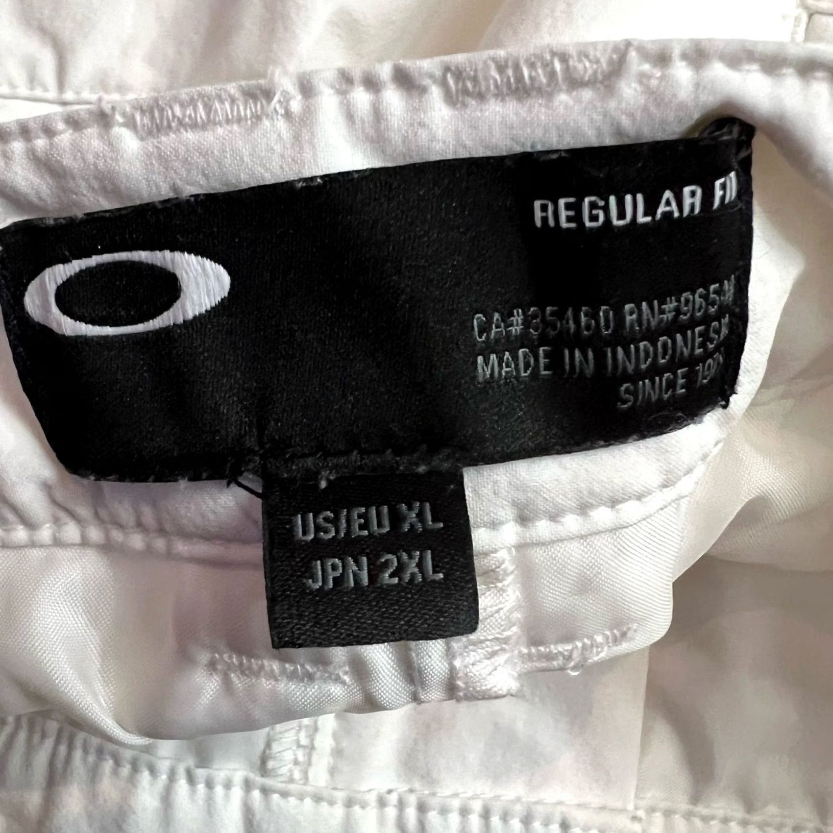 Oakley Oakley Golf Shorts Womens XL Performance Regular White Green Chino With Oakley Brand? Size 40" / US 18 - 4 Thumbnail