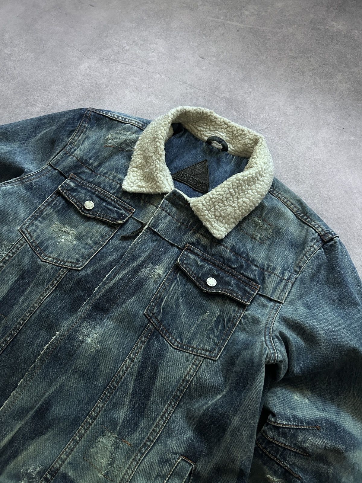 BE EDGY Be Edgy Denim distressed sherpa jacket mens rare size L Size US L / EU 52-54 / 3 - 4 Thumbnail