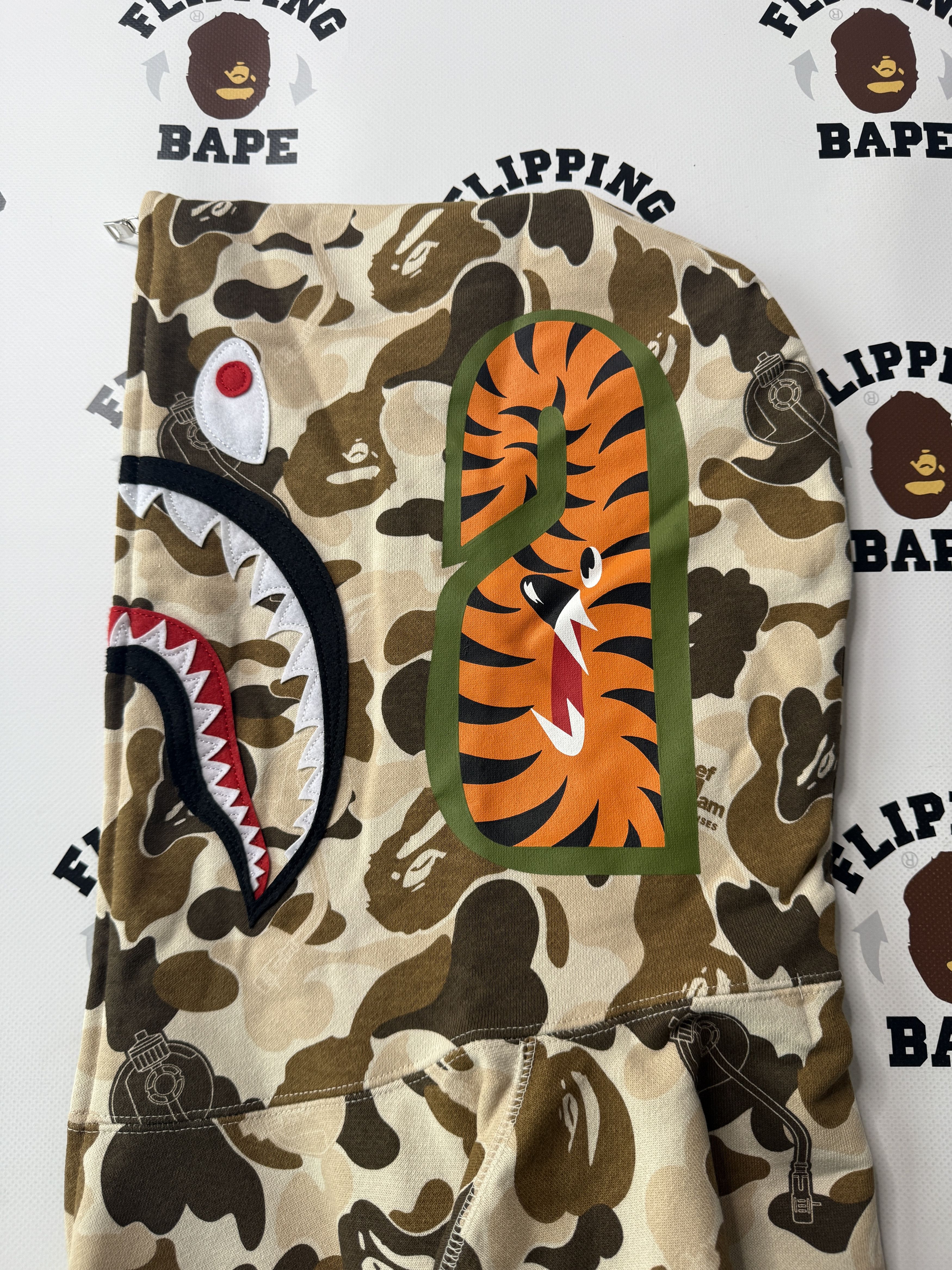 Bape BAPE X DEF JAM CAMO SHARK RELAXED FIT FULL ZIP HOODIE Size US M / EU 48-50 / 2 - 5 Thumbnail