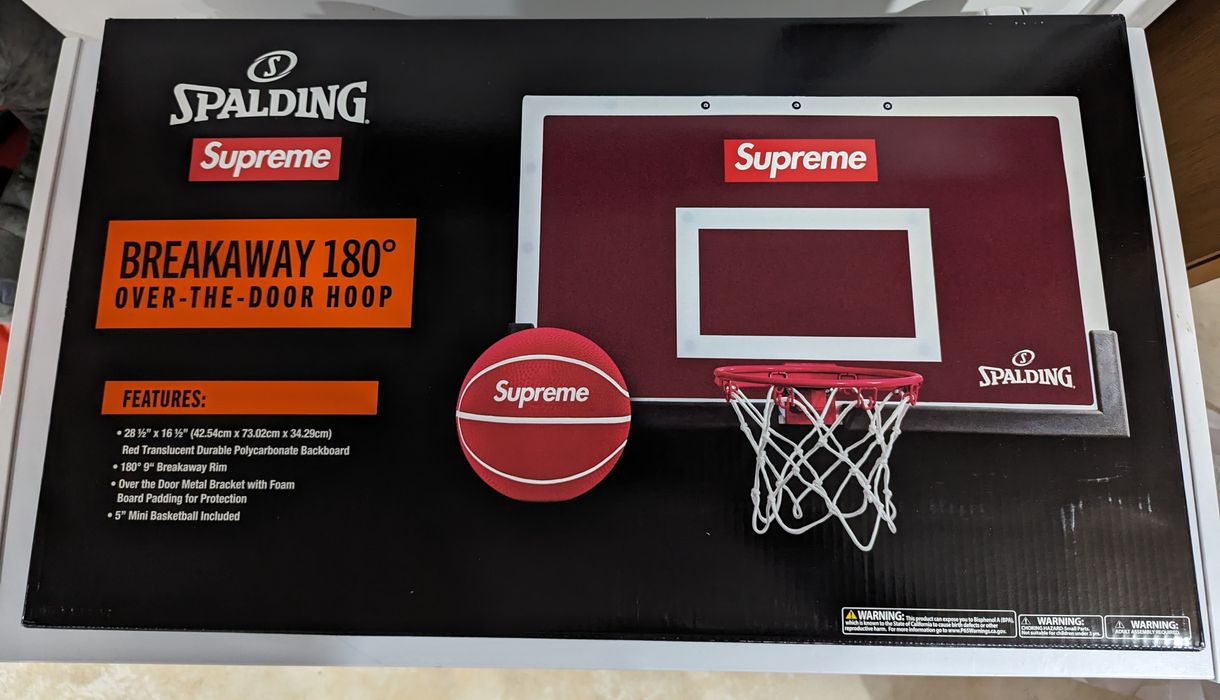 SUPREME®/SPALDING® MINI BASKETBALL HOOP