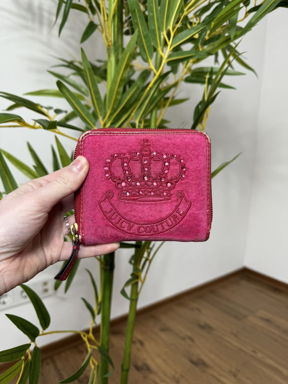 Juicy Couture VINTAGE JUICY COUTURE PLUSH COIN POUCH WALLET Size ONE SIZE - 1 Thumbnail