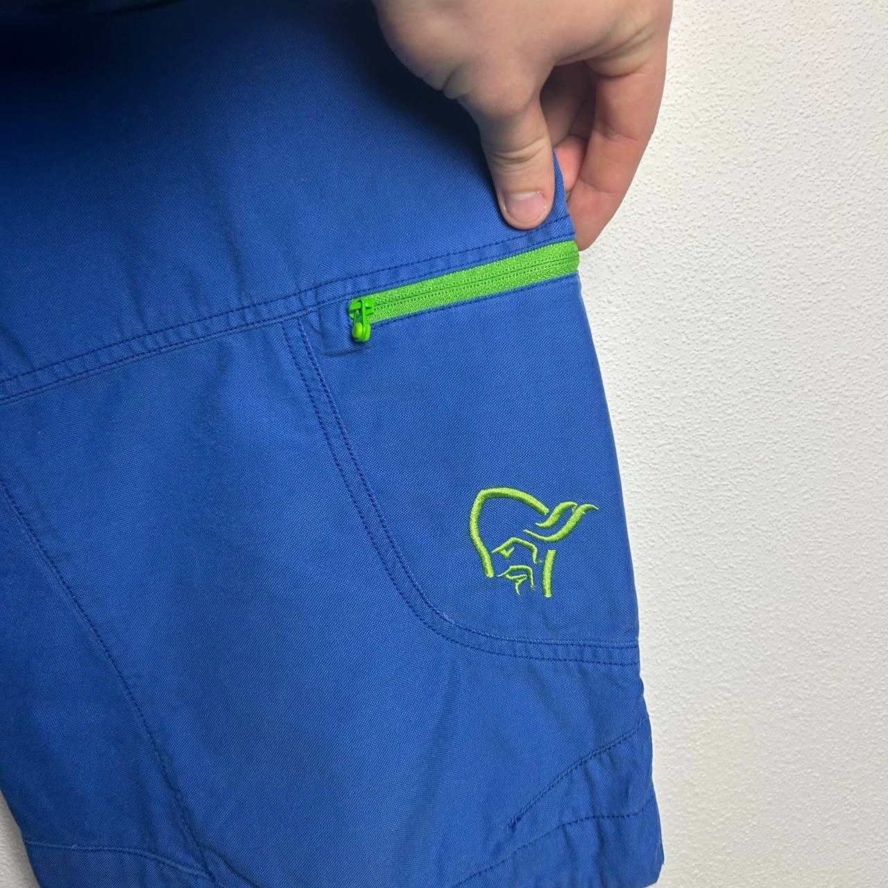 Norrona Mens Norrona Small logo Multipocket blue outdoor shorts Size US 32 / EU 48 - 3 Thumbnail