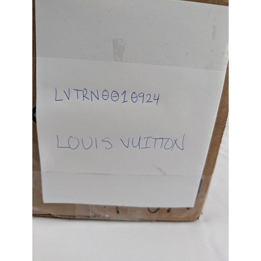 Louis Vuitton o1rshd1 Run Away Monogram Sneakers in White/Black Size US 10 / EU 43 - 13 Thumbnail