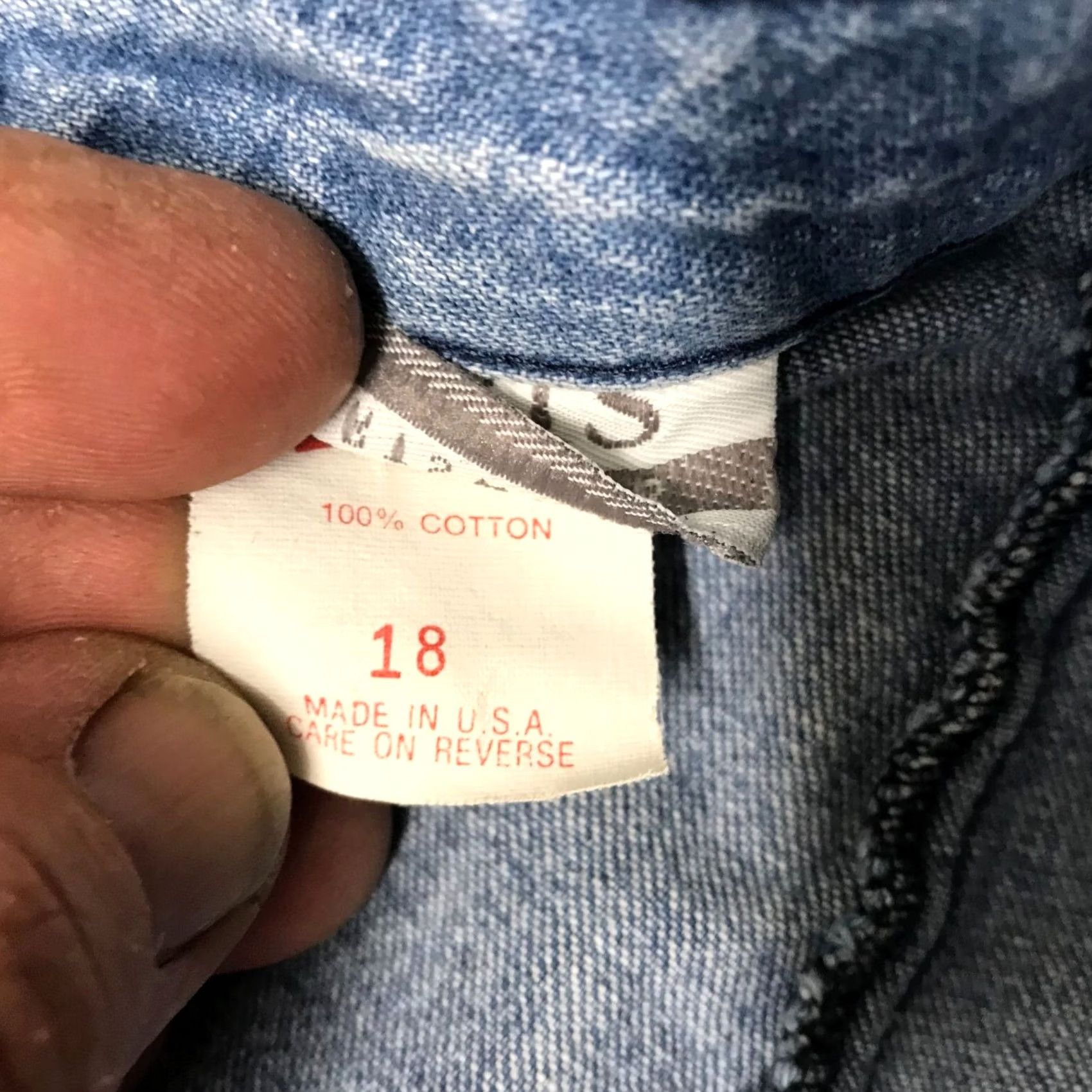 Levi's VINTAGE Levi's - WOMEN'S Jeans - 18 - BLUE DENIM 100% COTTON PLEATED FRONT Size 40" / US 18 - 7 Thumbnail