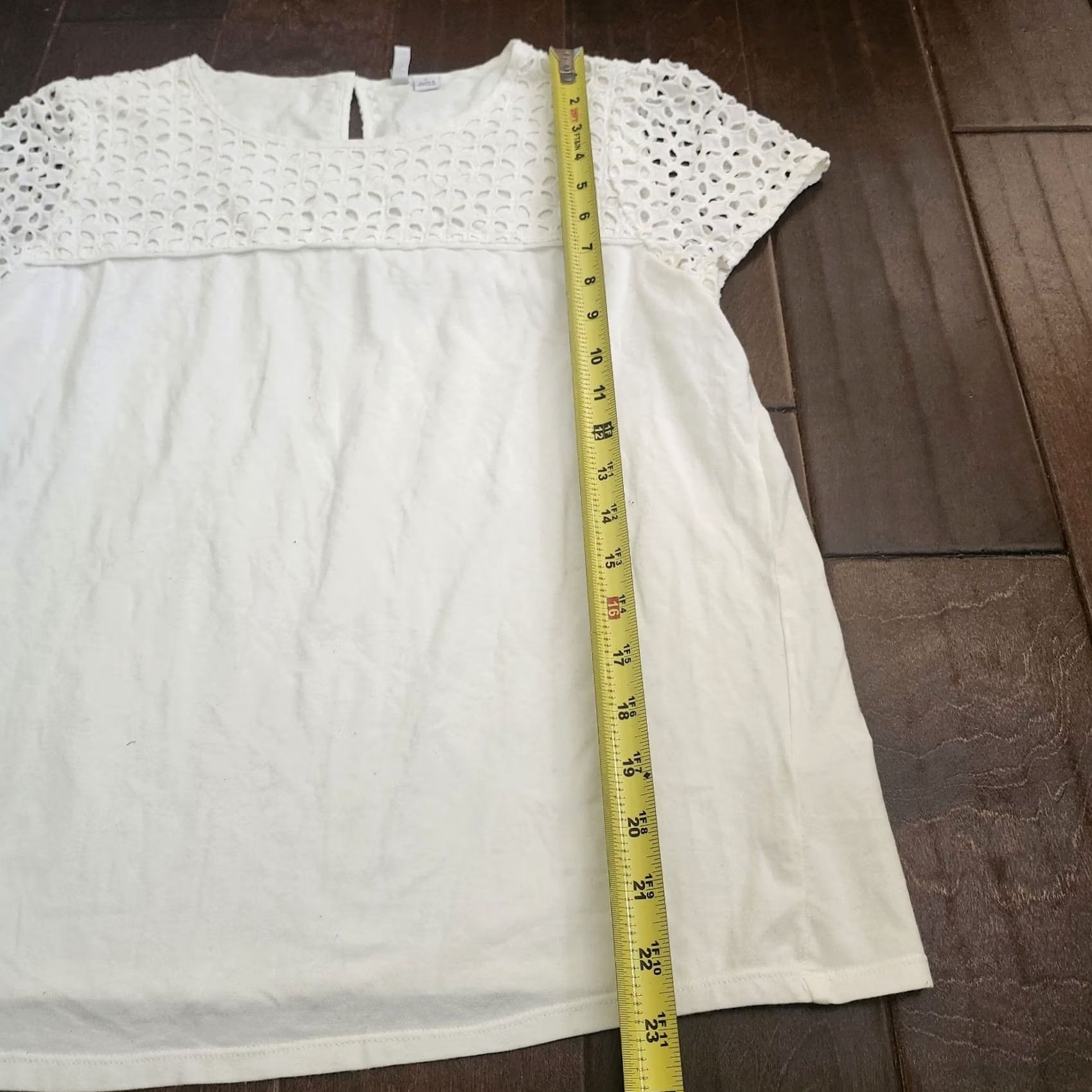 Vintage ELLE White Lace Yoke Short Sleeve Top JUNIOR L Blouse Women Shirt Casual Party/Cocktail Travel Basics Cotton Blend Pullover Slim/Regular Fit Size L / US 10 / IT 46 - 7 Thumbnail