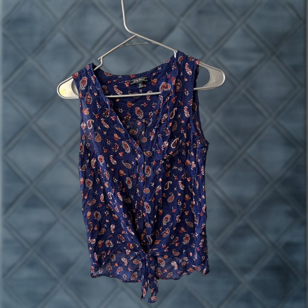 Lucky Brand Lucky Brand Tank Women's XS Blue Paisley Button Sleeveless Tie Front Western Size S / US 4 / IT 40 - 1 Thumbnail