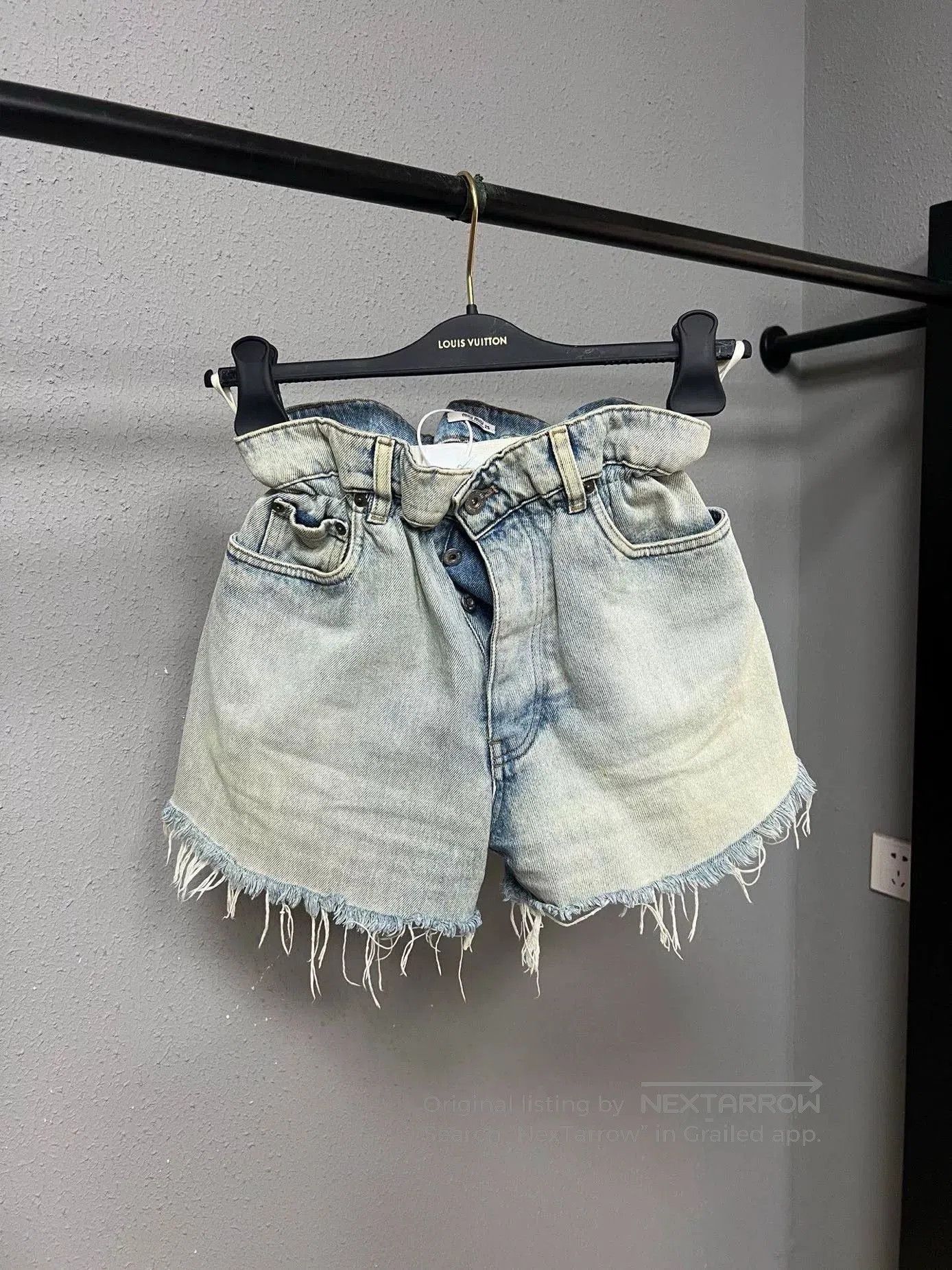 Miu Miu Miumiu Ruffled Waist Shorts. Size 25" / US 0 / IT 36 - 1 Thumbnail