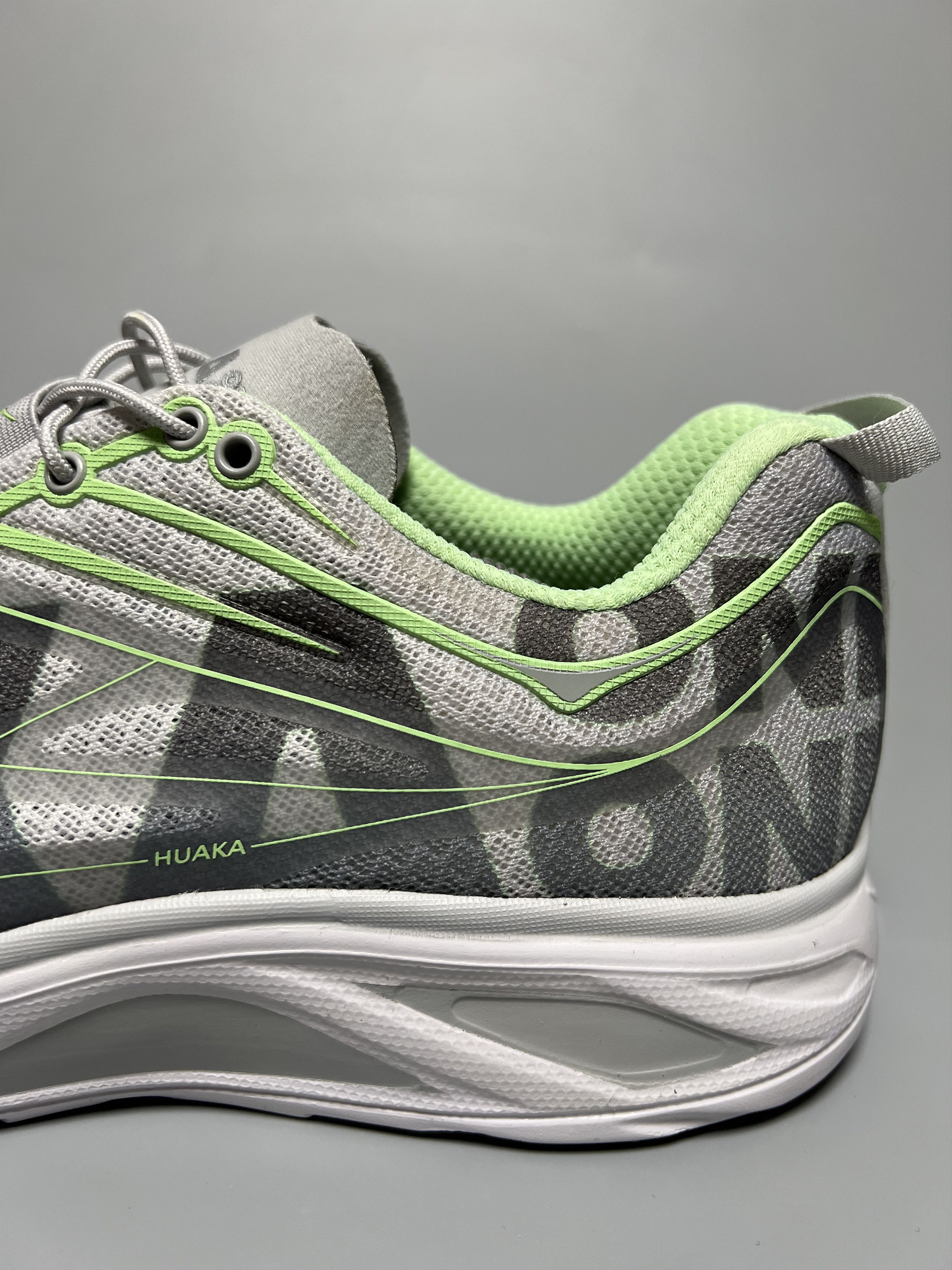 Hoka Hoka Huaka Origins Comfort Walking Shoes Sneakers Travel Size US 10 / EU 43 - 9 Thumbnail