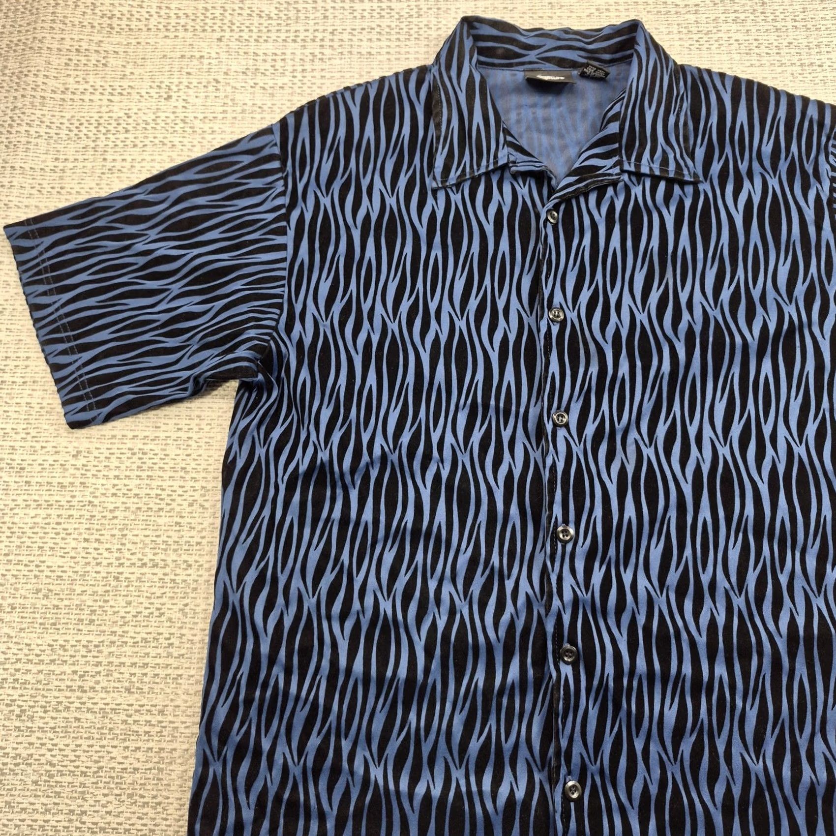 Velour Street Culture Button Up Shirt Mens XL Multicolor Graphic Print Casual Short Sleeve Velour Texture Size US XL / EU 56 / 4 - 3 Thumbnail