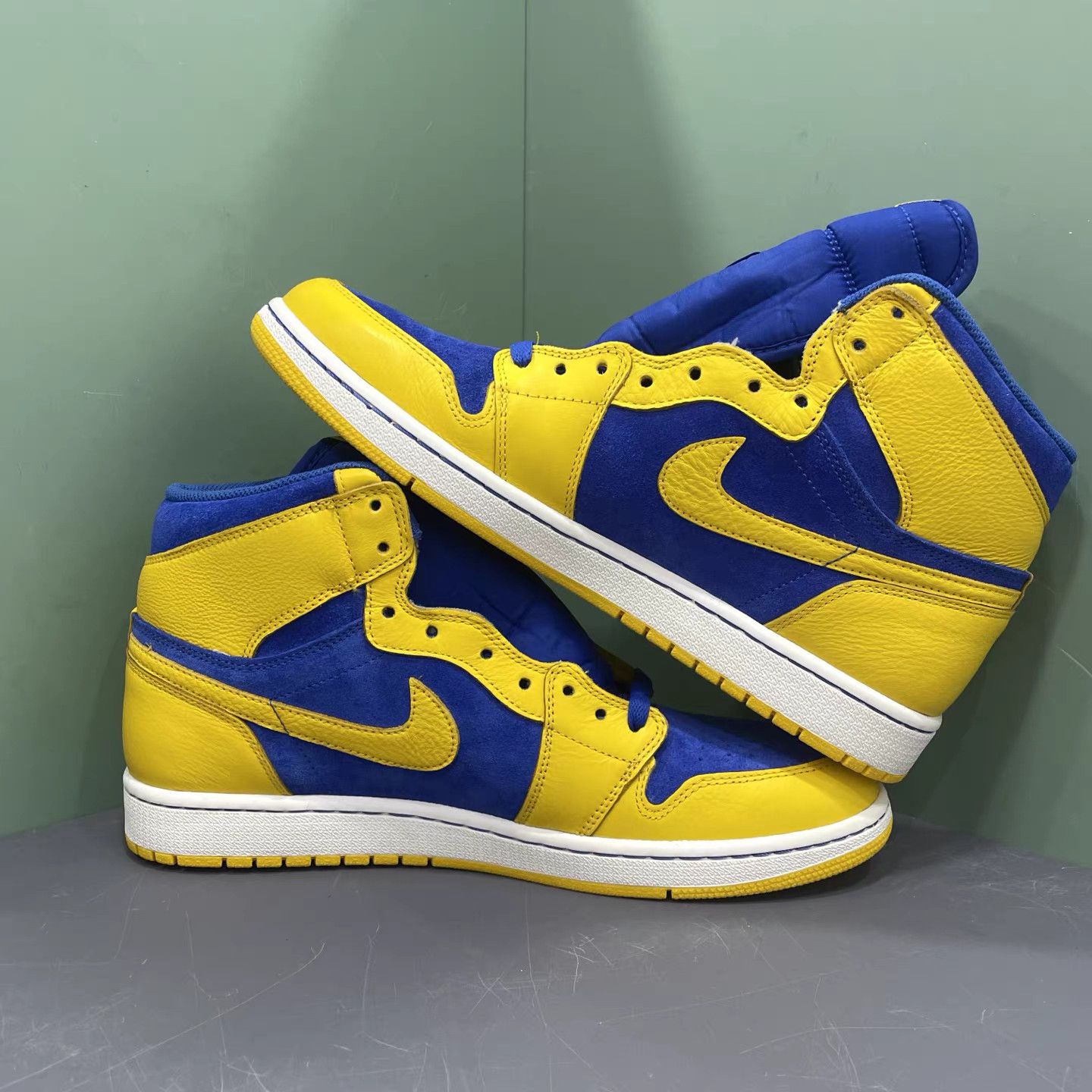 Jordan Brand Air Jordan 1 Laney High K15 Size US 12.5 / EU 45-46 - 5 Thumbnail