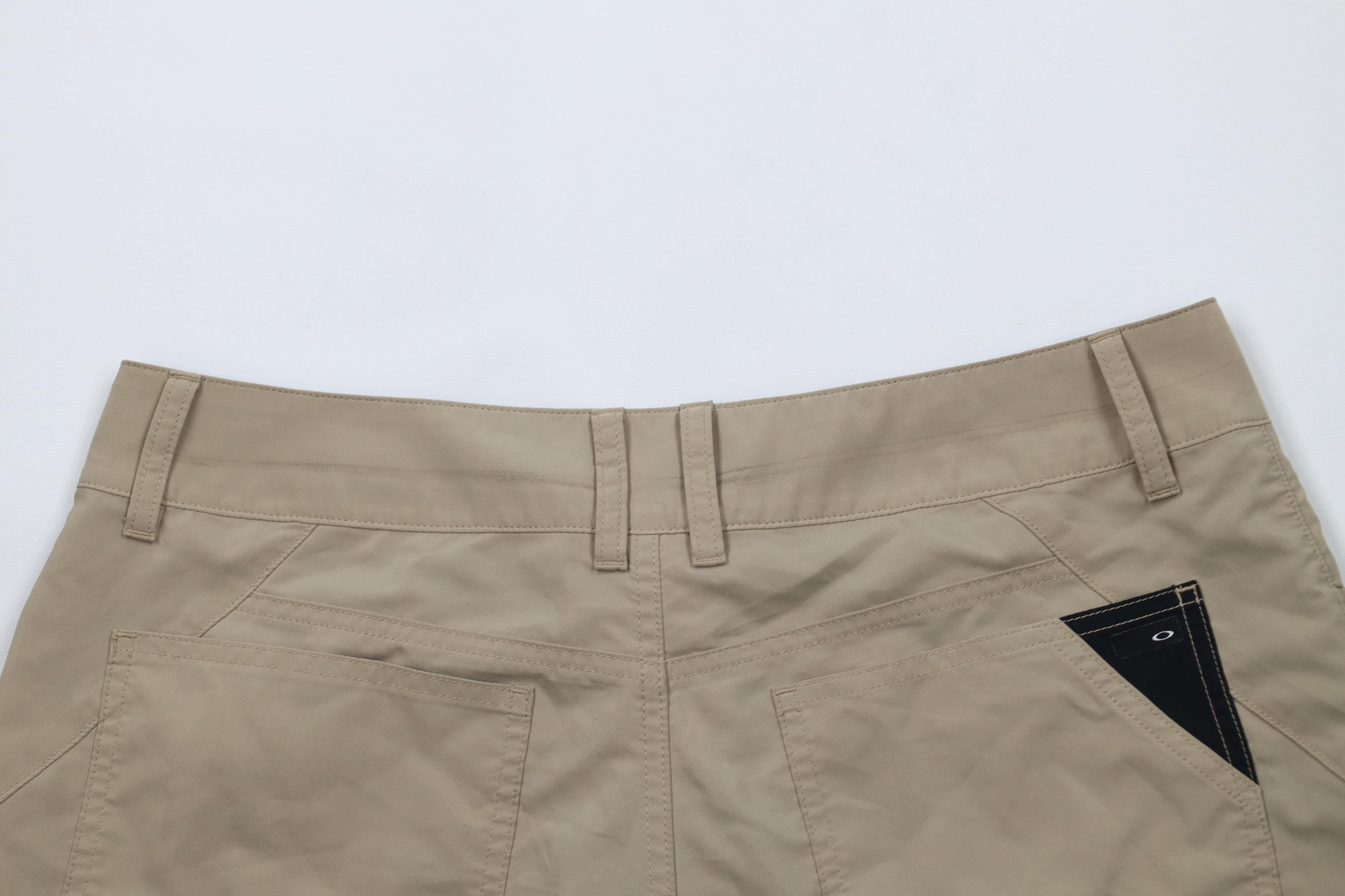 Oakley × Vintage Vintage Y2K Oakley O Logo Tech Golfing Chino Shorts Beige Size US 34 / EU 50 - 12 Thumbnail