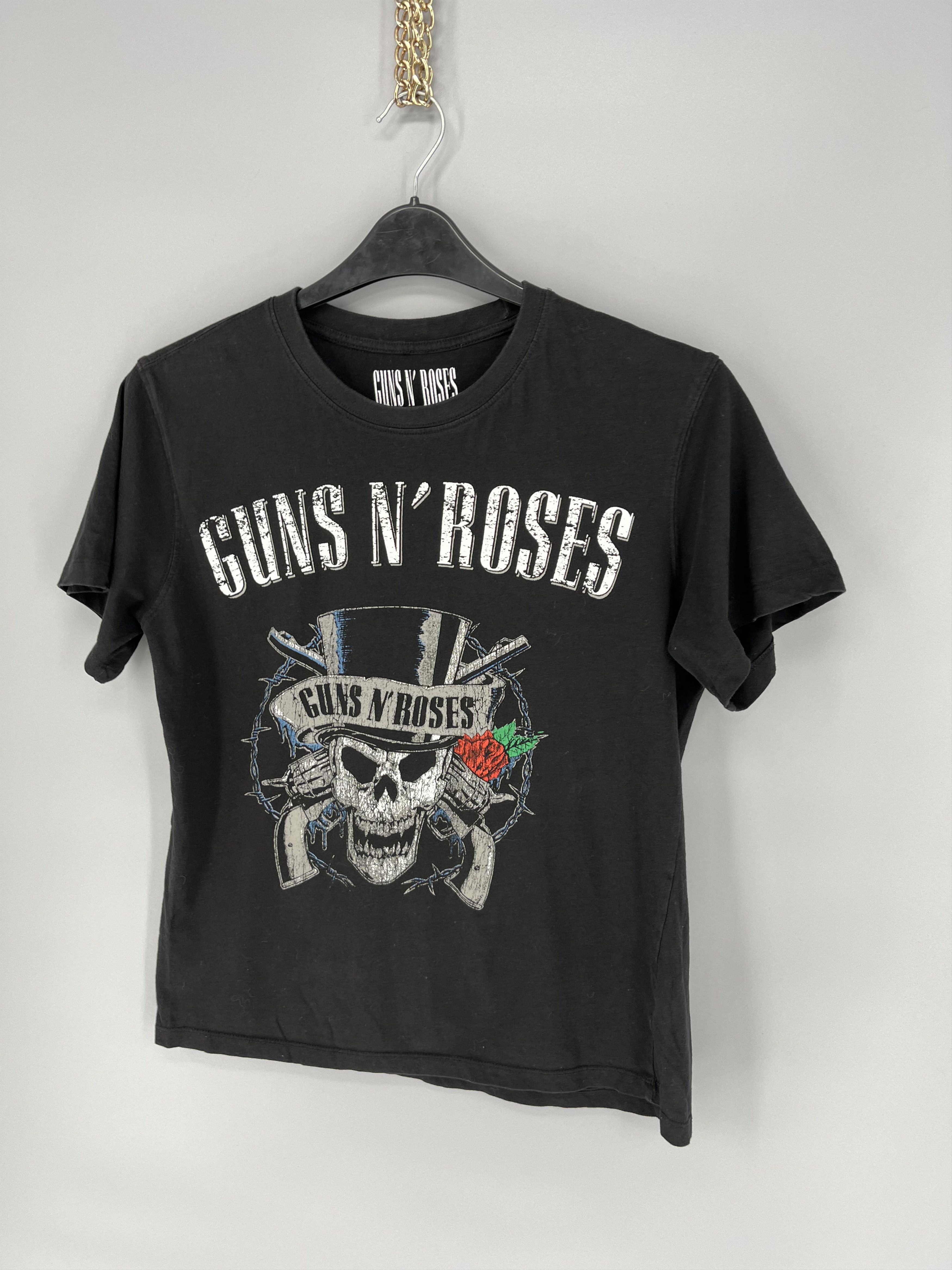Band Tees Vintage Y2K Guns And Roses Tee Band Rock Metal Streetwear Size US S / EU 44-46 / 1 - 3 Thumbnail