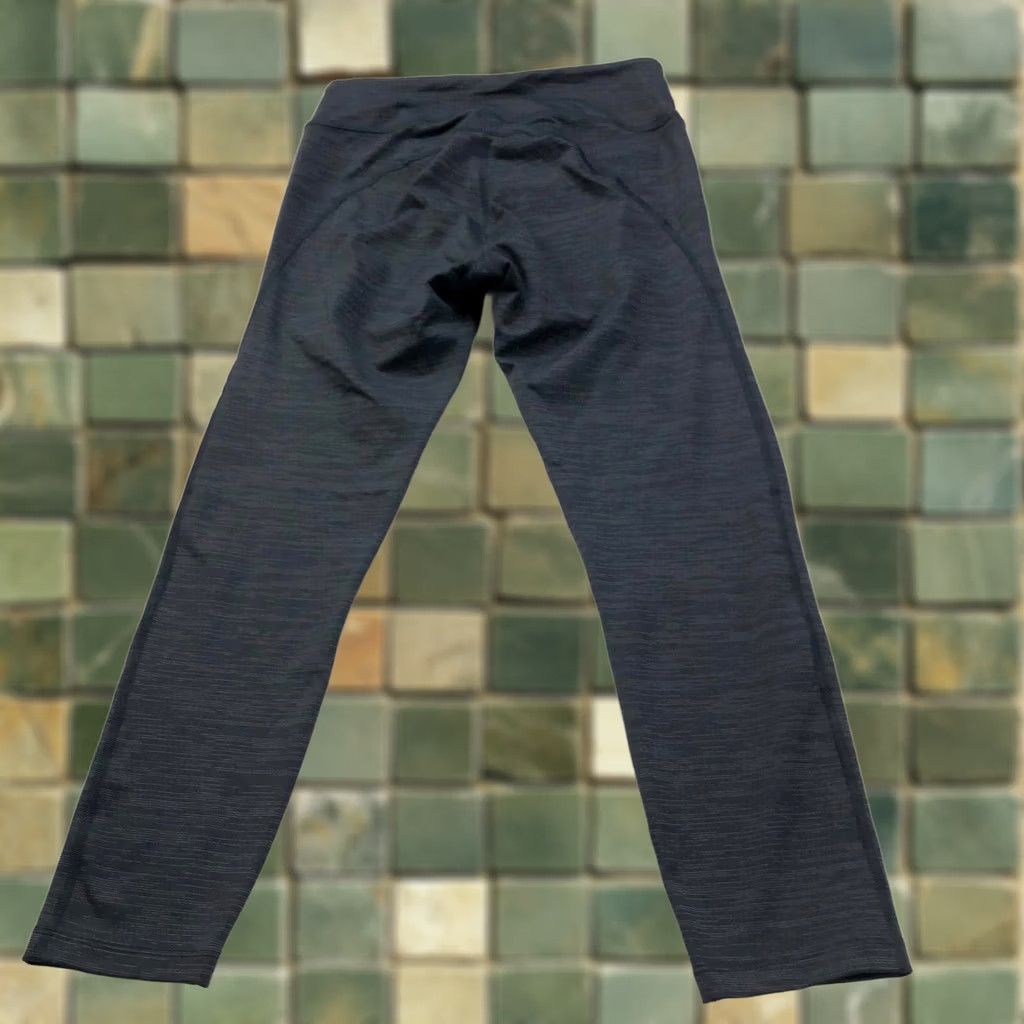 Outdoor Voices Outdoor Voices Legging Capri Pants Gray Medium Fits 26W 23L Athleisure Size 32" / US 10 / IT 46 - 1 Thumbnail