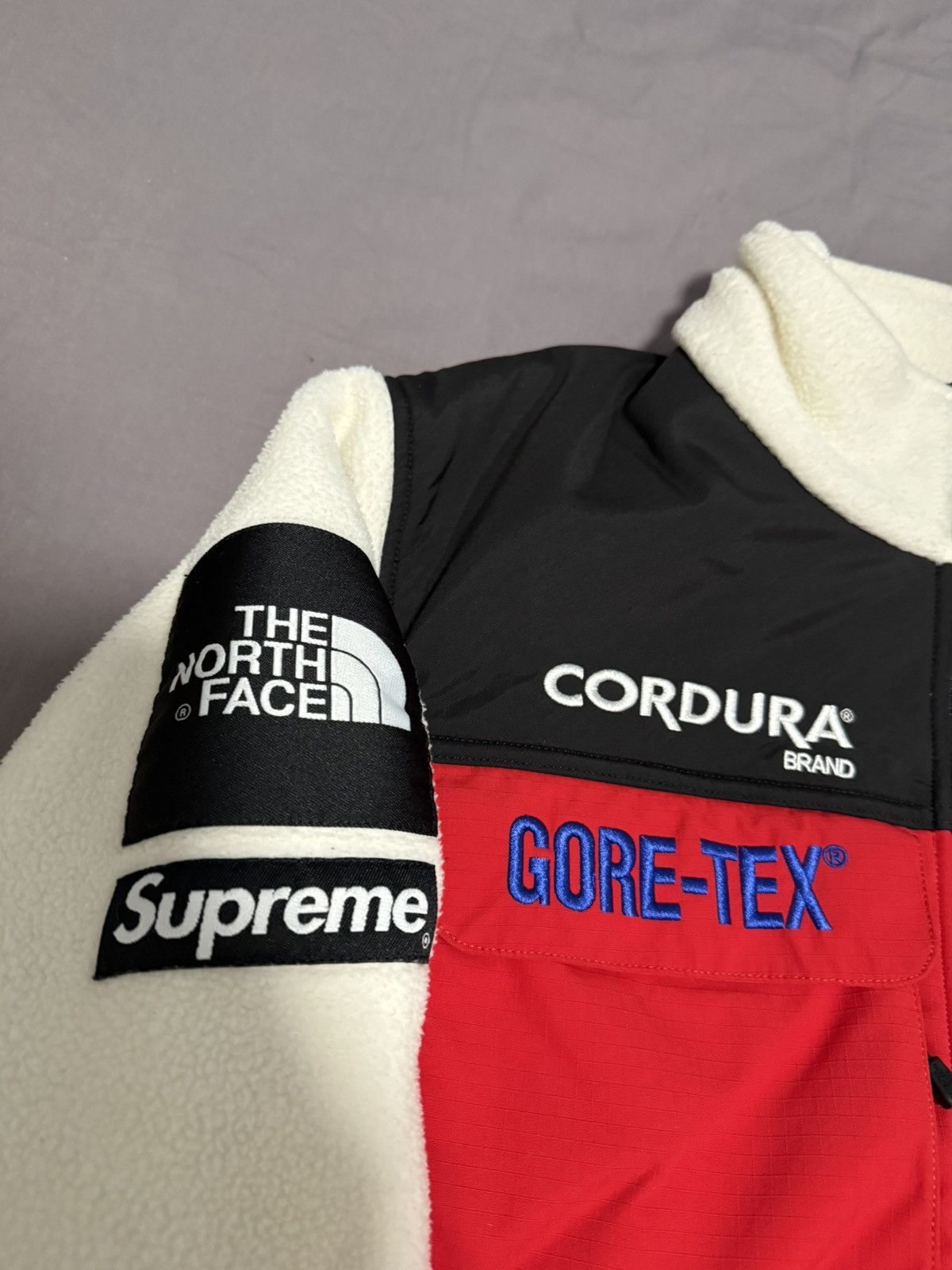 The North Face Supreme tnf north face expedition fleece jacket white red Size US M / EU 48-50 / 2 - 2 Thumbnail