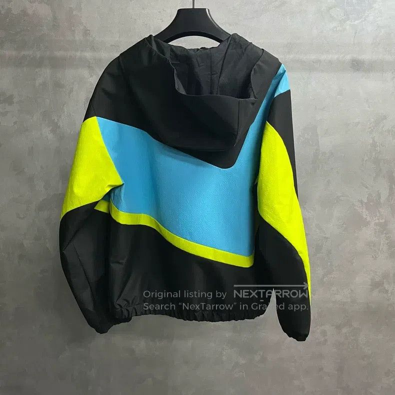 Louis Vuitton Louis Vuitton Black Color-Block Logo Printed Hooded Zip Ja Size US M / EU 48-50 / 2 - 5 Thumbnail