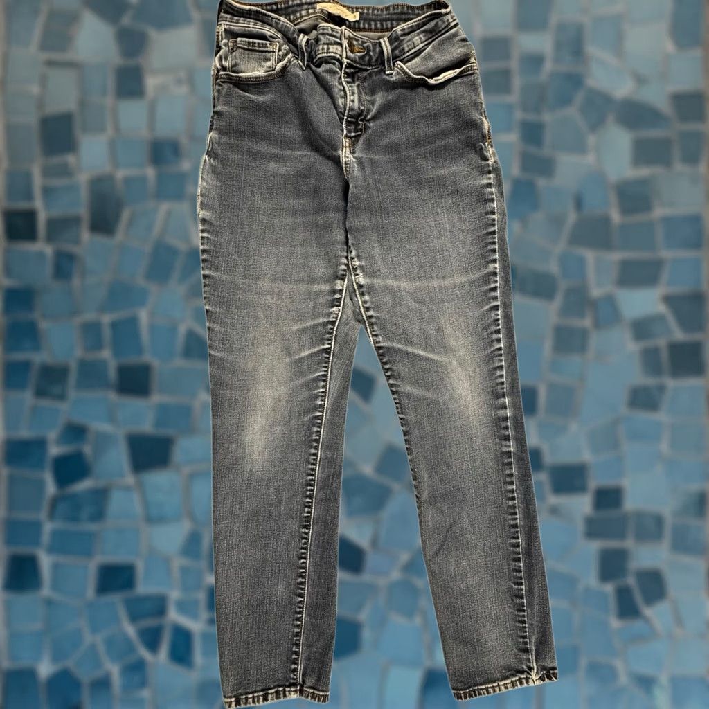 Levi's Levi's Jeans Skinny Woman 8 Mid Rise Classic Fit Stretch Denim Blue Pockets Zipper 28in Inseam Size 30" / US 8 / IT 44 - 1 Thumbnail