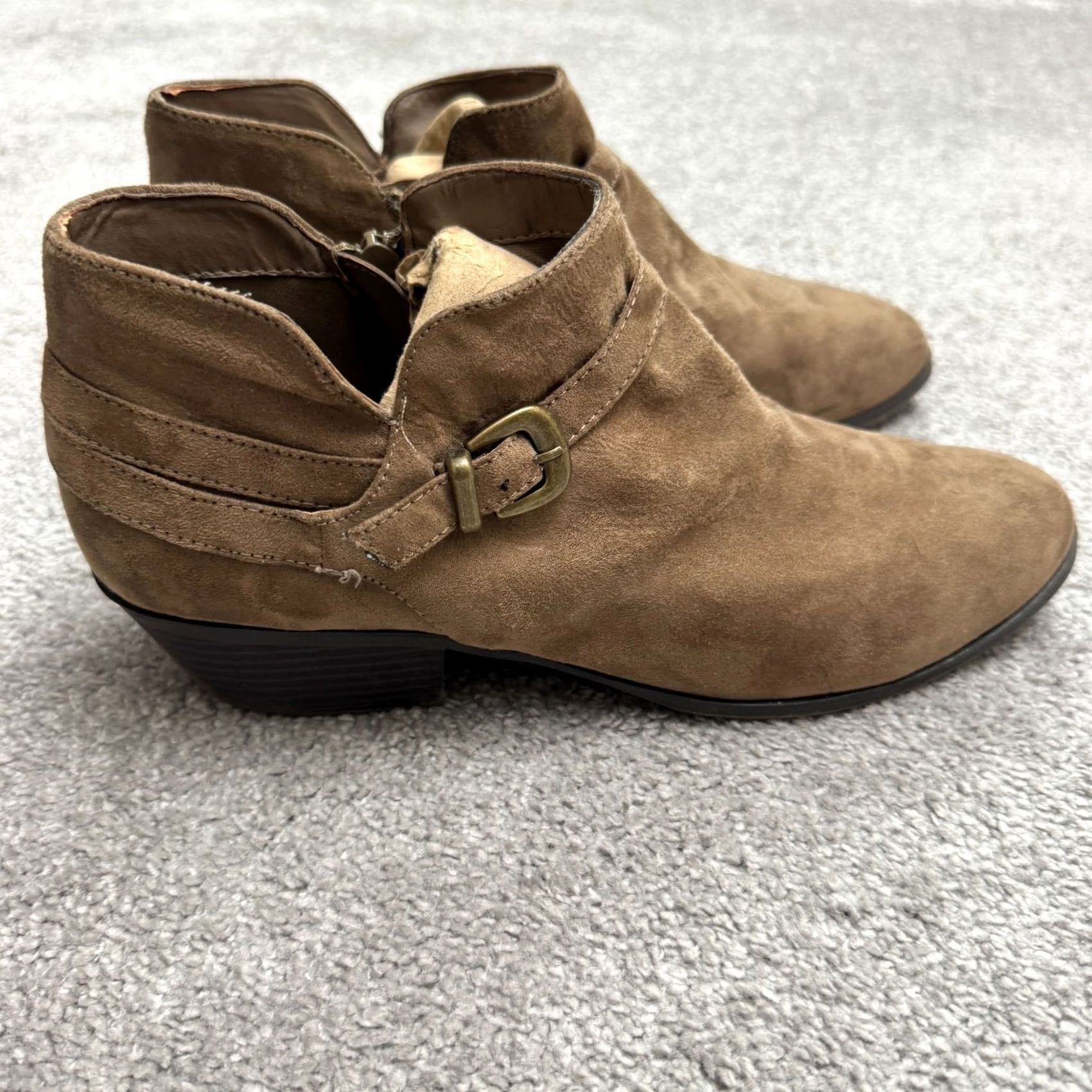 Vintage St. John's Bay Larissa Suede Ankle Boots Womens 10M Brown Buckle Side Zip Bootie Size US 10 / IT 40 - 6 Thumbnail
