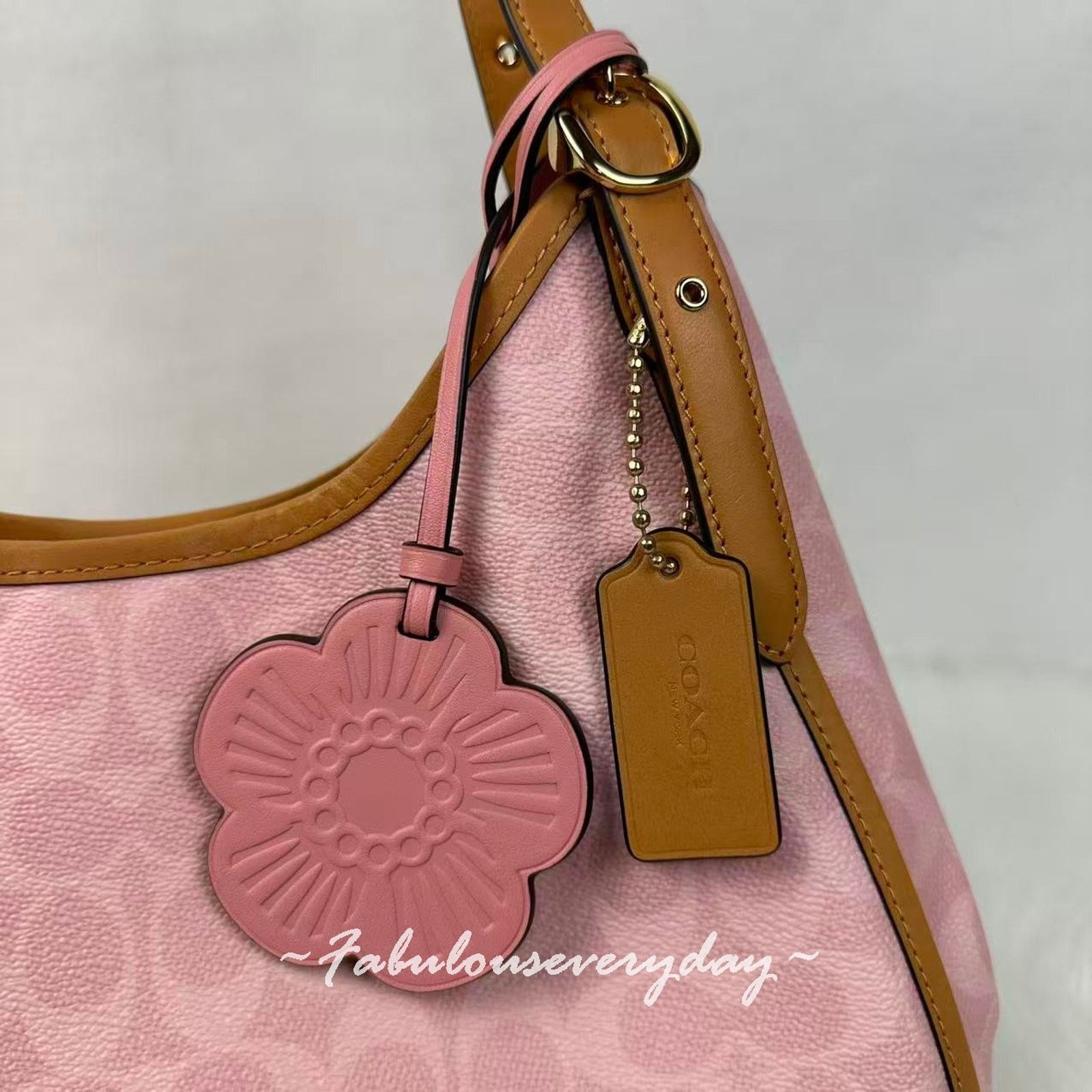 Coach Coach Erin Shoulder Signature Canvas With Charms Powder Pink Size ONE SIZE - 6 Thumbnail
