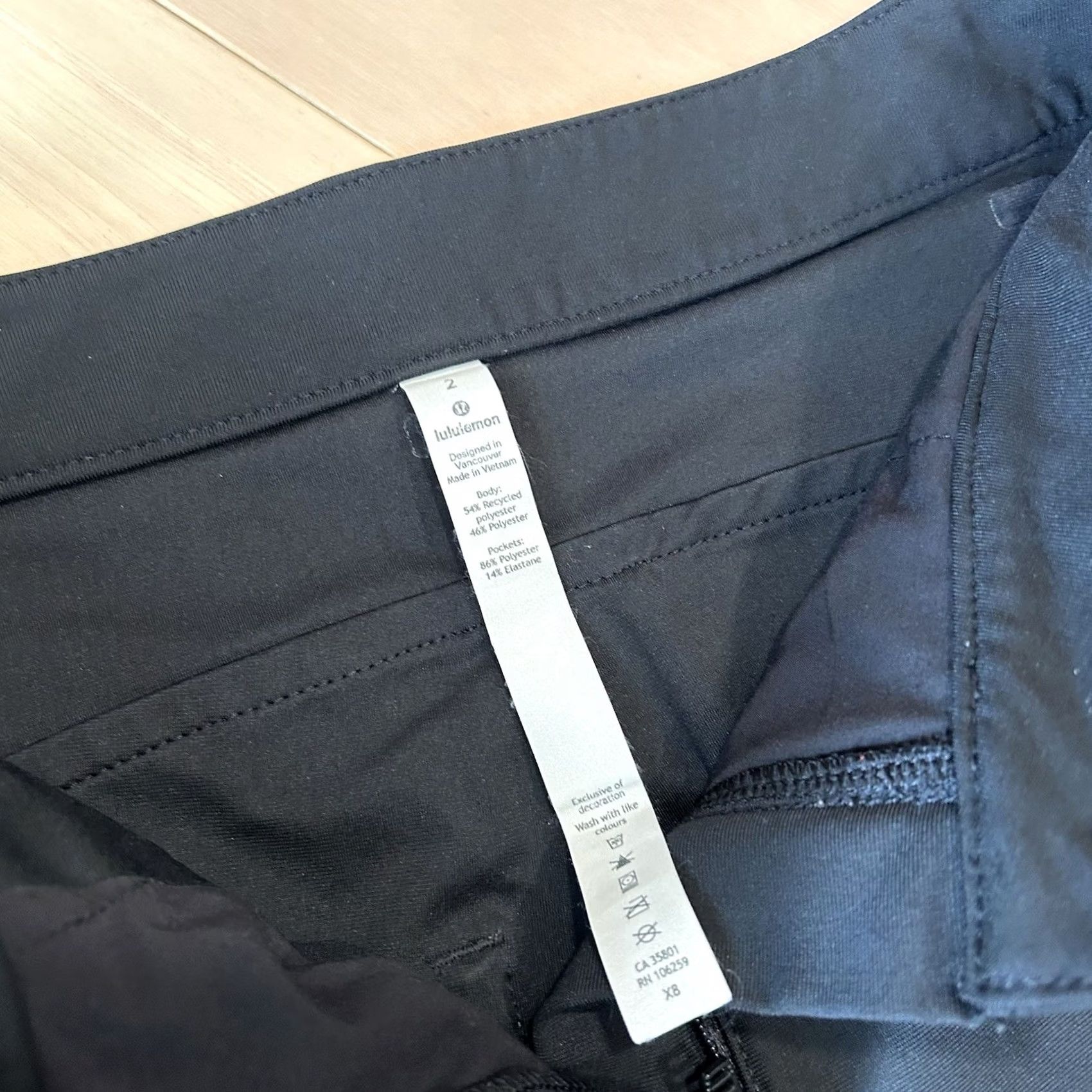 Lululemon Lululemon City Sleek 5 Pocket Pant Black Women’s 2 Pants Regular Ankle 26 Inseam 25 Waist Zip Logo Pockets Size 26" / US 2 / IT 38 - 5 Thumbnail