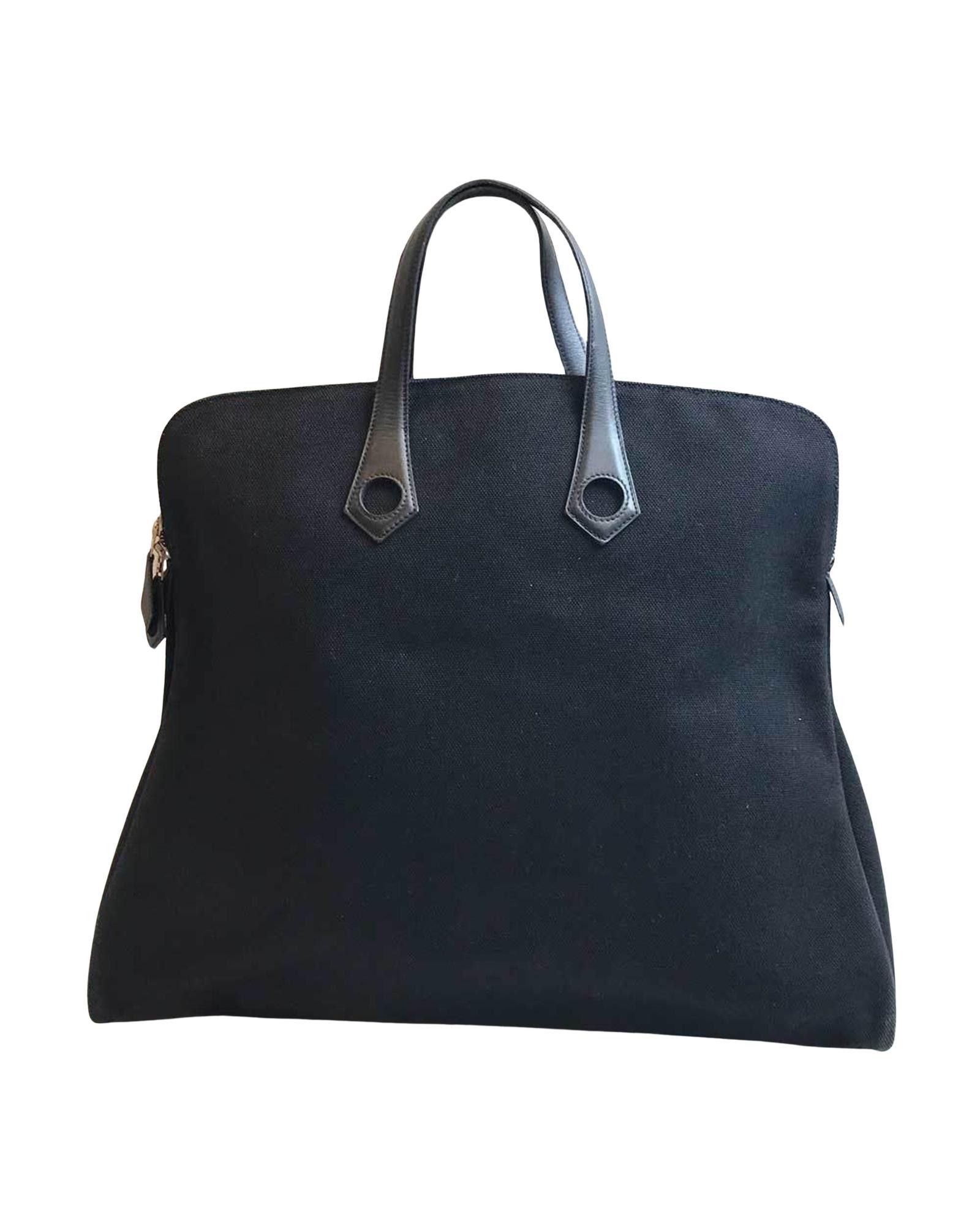 image of Hermes Black Calfskin Zipper Handbag For Sophisticated Functionality, Women's