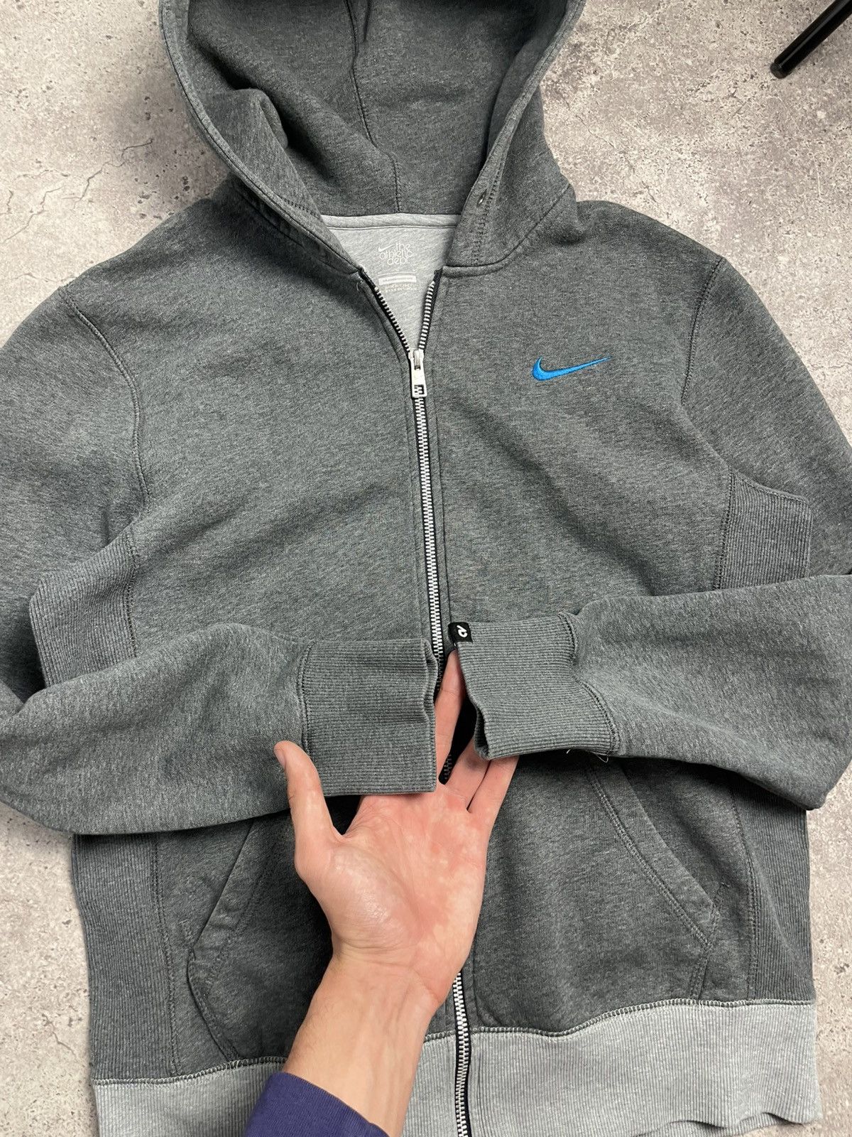 Nike Vintage Nike zip up hoodie mini logo swoosh Size US M / EU 48-50 / 2 - 4 Thumbnail