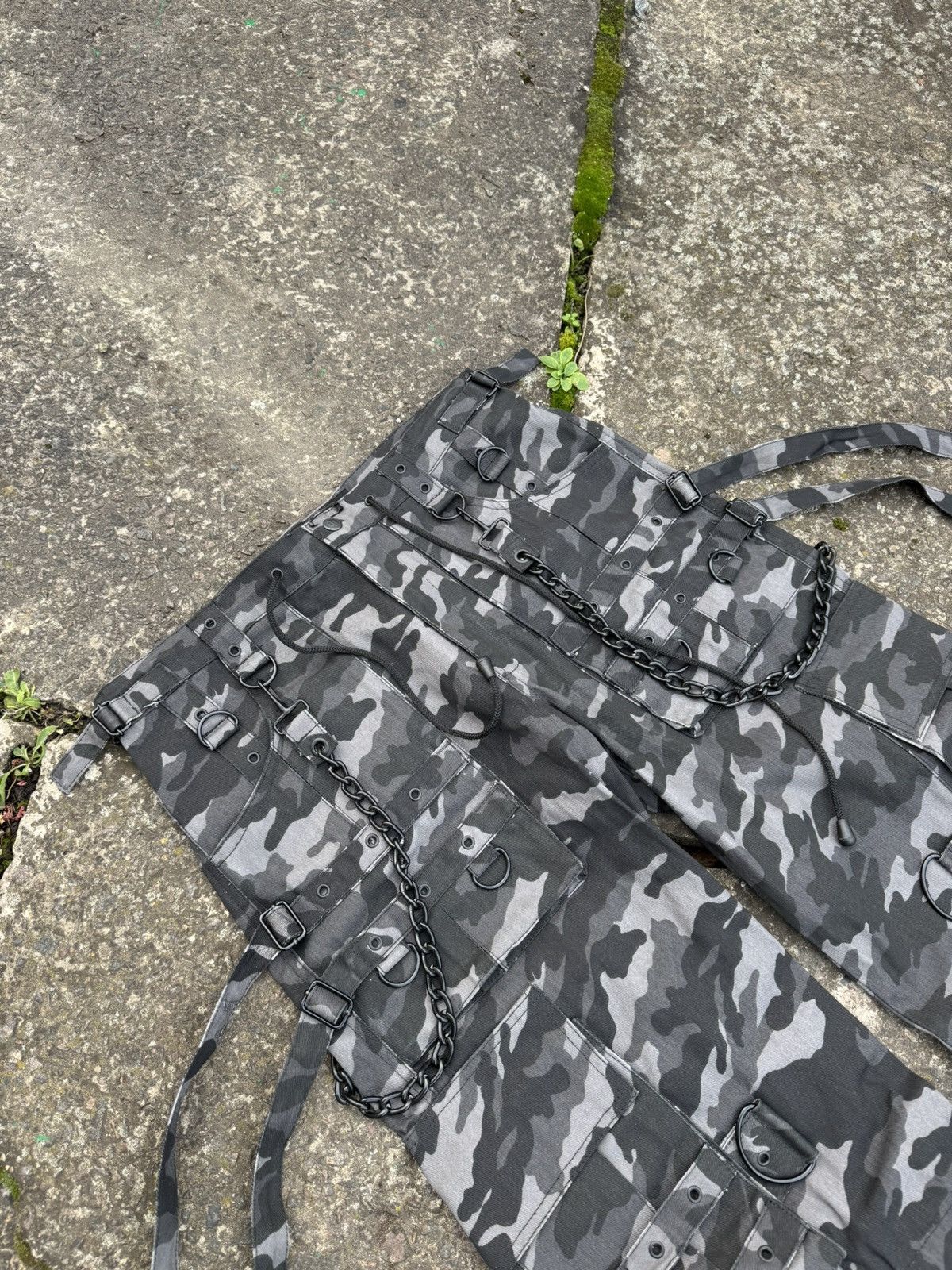 Japanese Brand 🔥VERY RARE GOTHICANA BY EMP AVANT GARDE BONDAGE CARGO PANTS🔥 Size US 34 / EU 50 - 5 Thumbnail