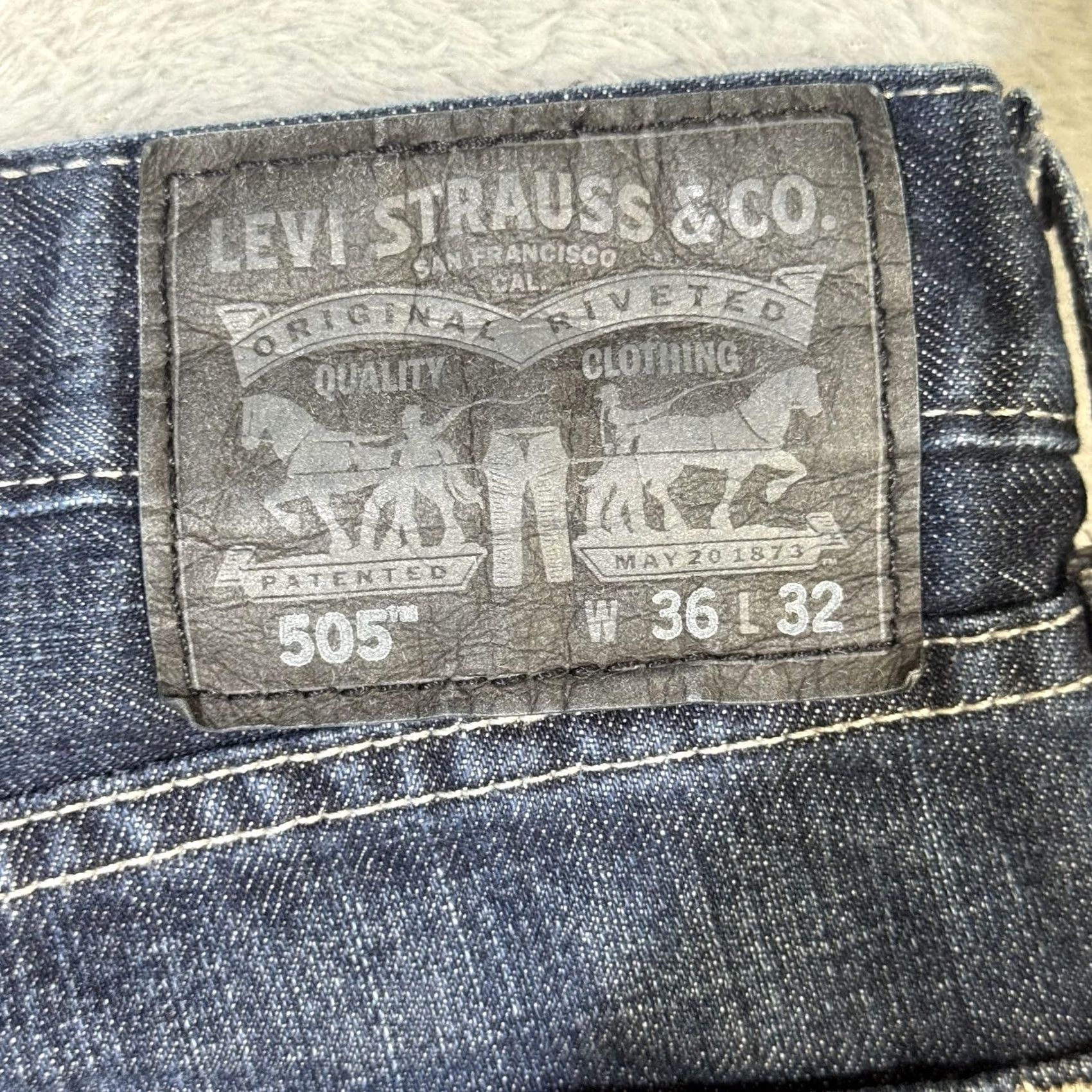 Levi's VINTAGE Levis 505 Jeans Mens 36x32 Blue Regular Fit Straight Leg Denim Zip Fly Size US 36 / EU 52 - 4 Thumbnail