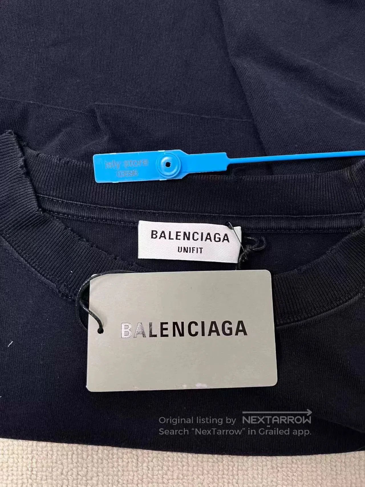 Balenciaga balenciaga no comment graphic t. Size US XXS / EU 40 - 5 Thumbnail